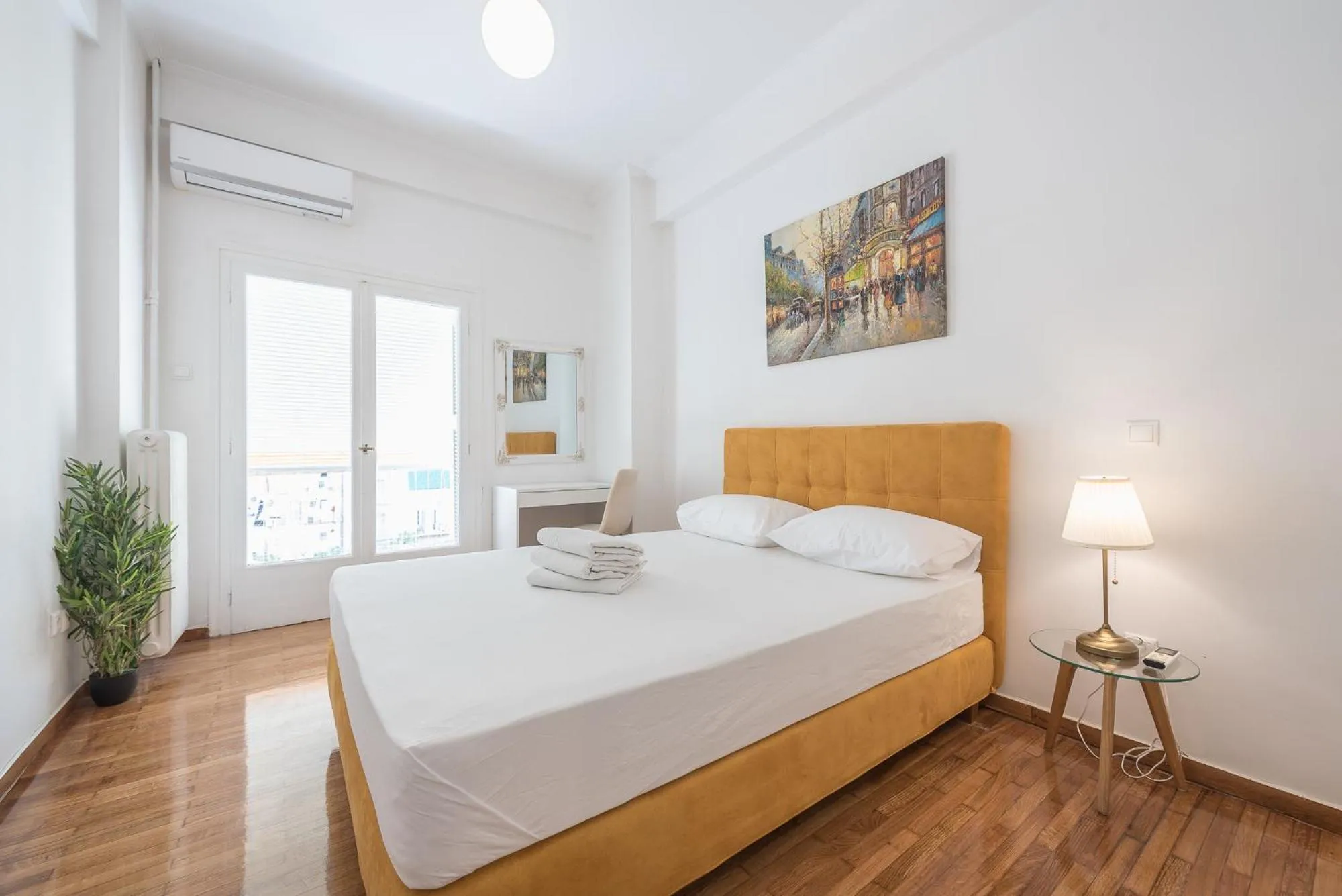 Bed in Victoria Sun Apartments