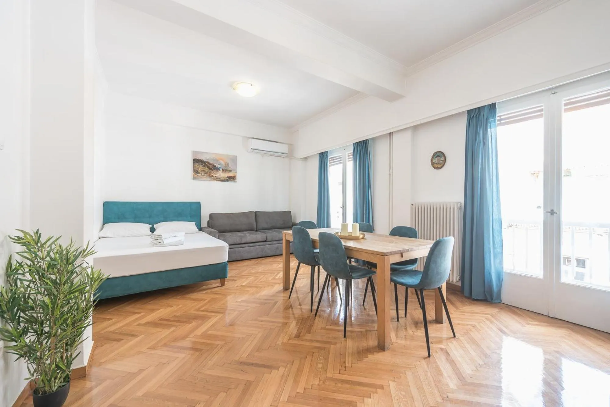 Bed in Victoria Sun Apartments