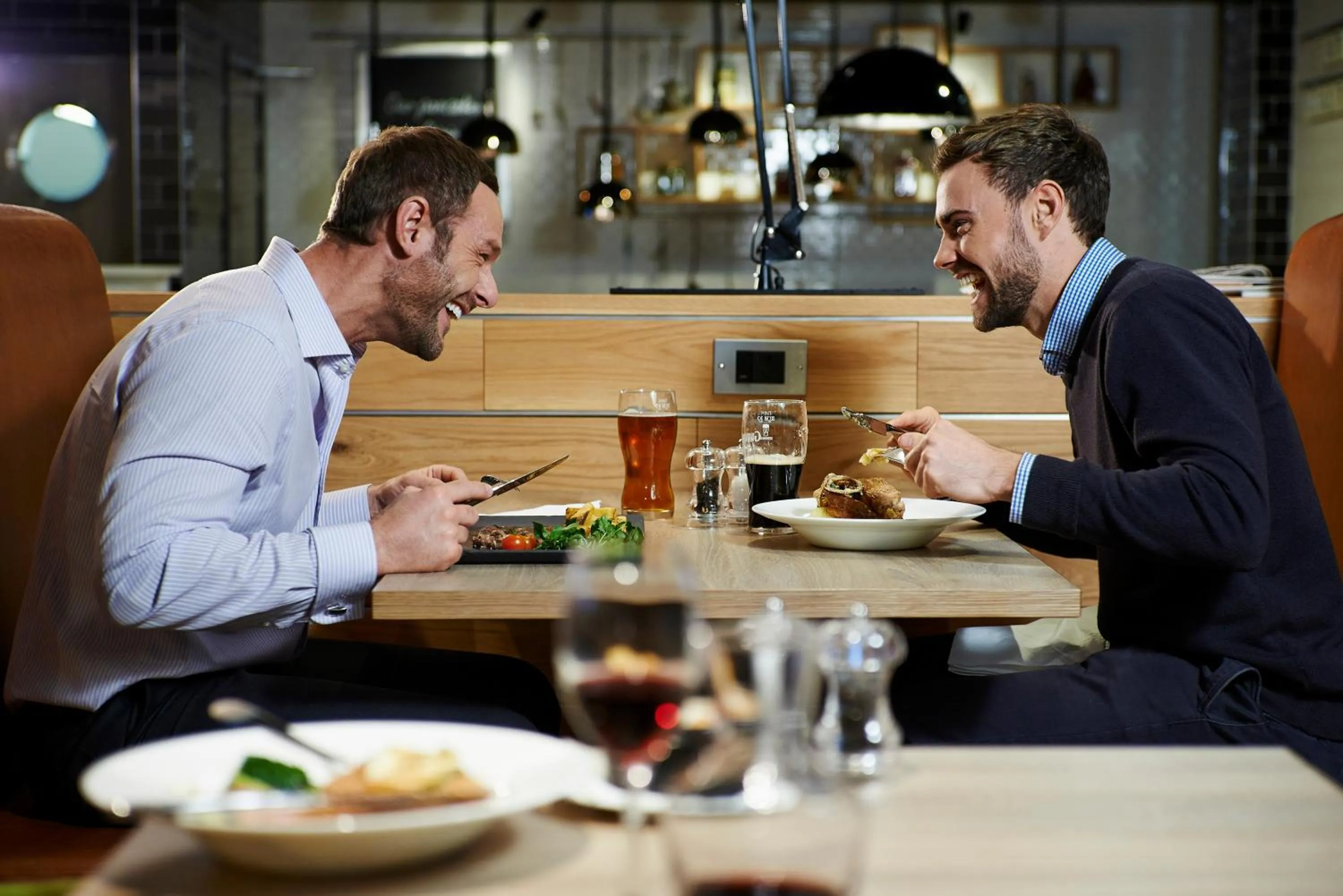 Restaurant/places to eat in Holiday Inn London Brentford Lock by IHG