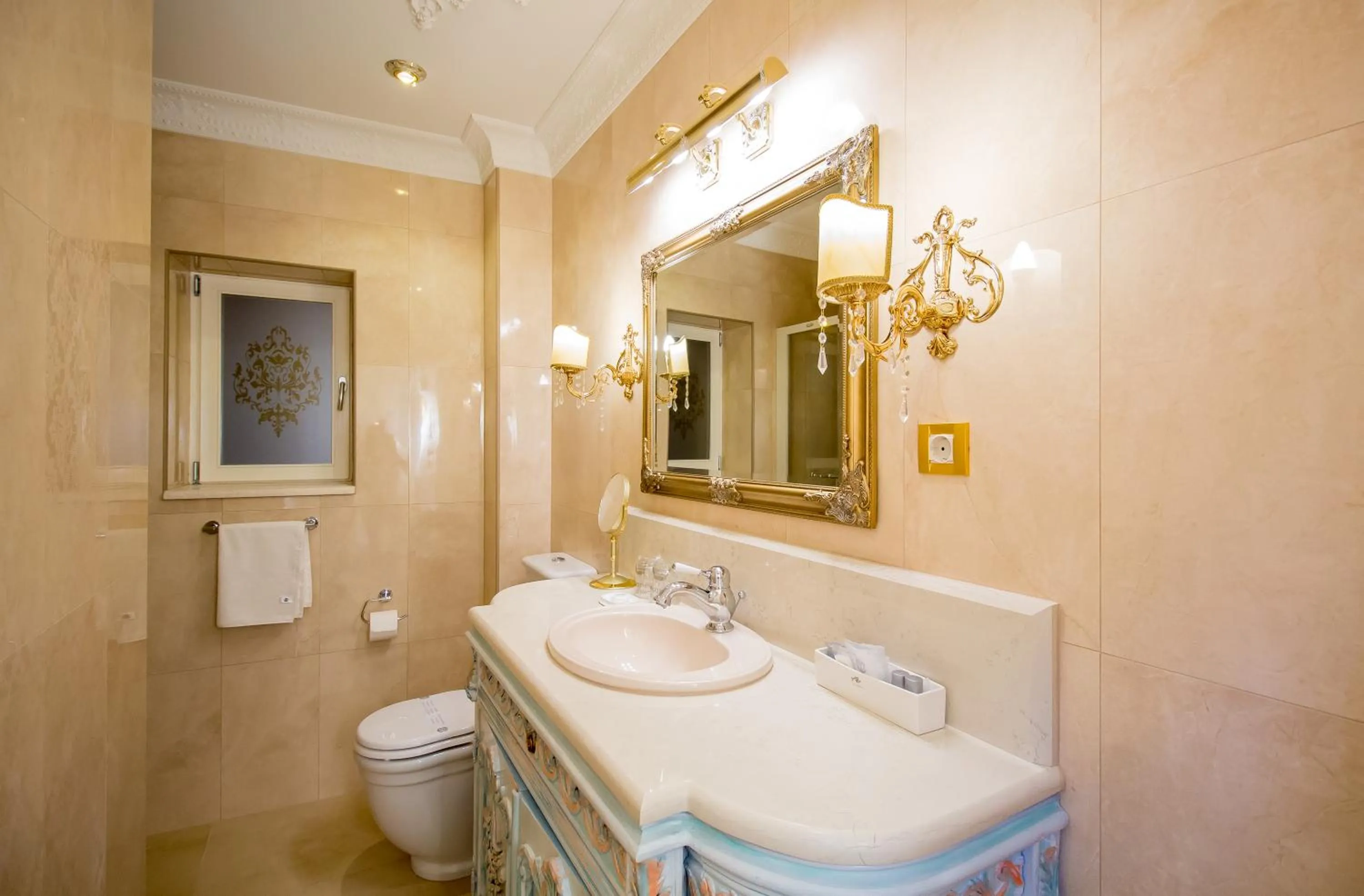 Bathroom in Palazzo Venezia-Adults Only