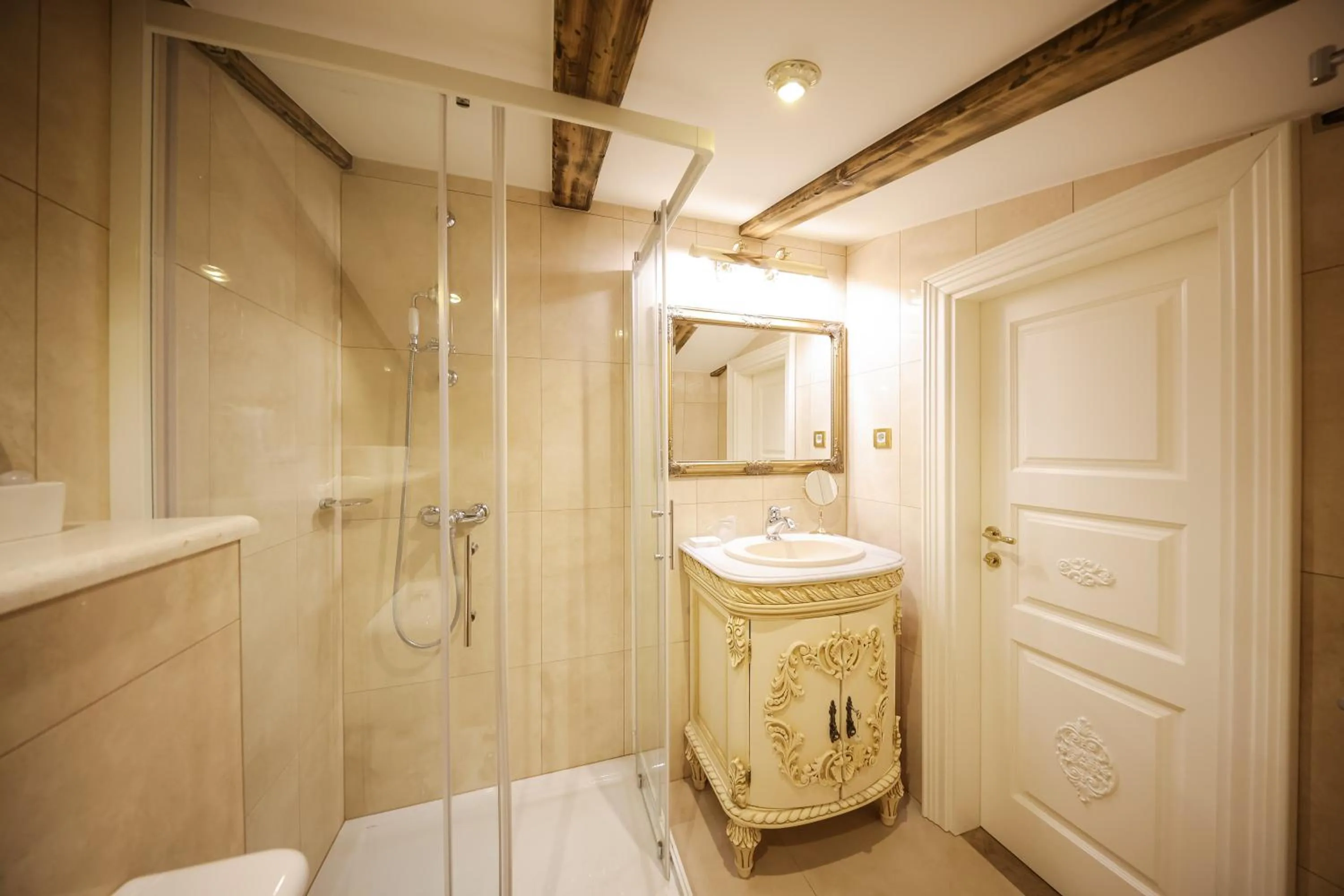 Bathroom in Palazzo Venezia-Adults Only