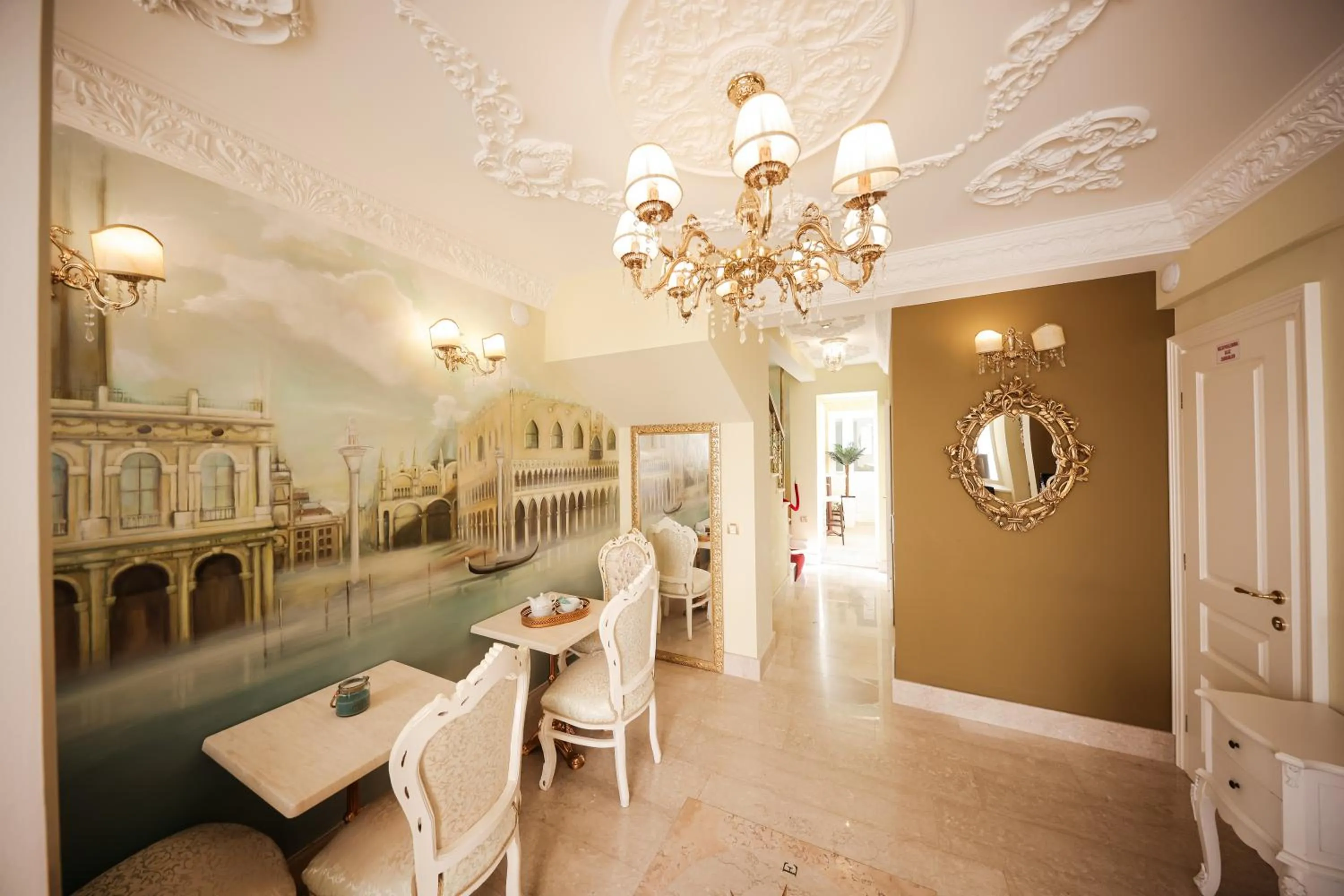 Lounge or bar in Palazzo Venezia-Adults Only