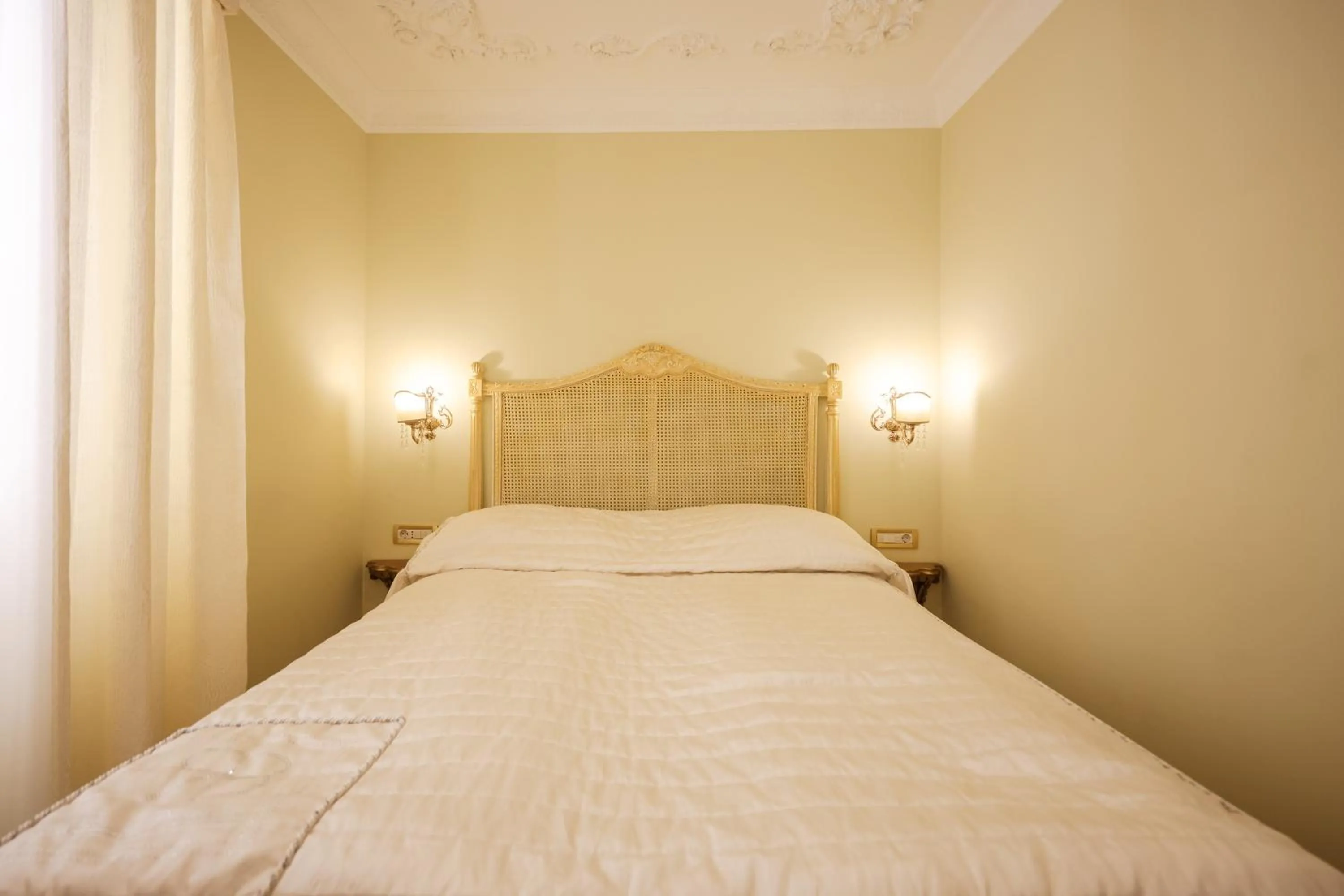 Bed in Palazzo Venezia-Adults Only