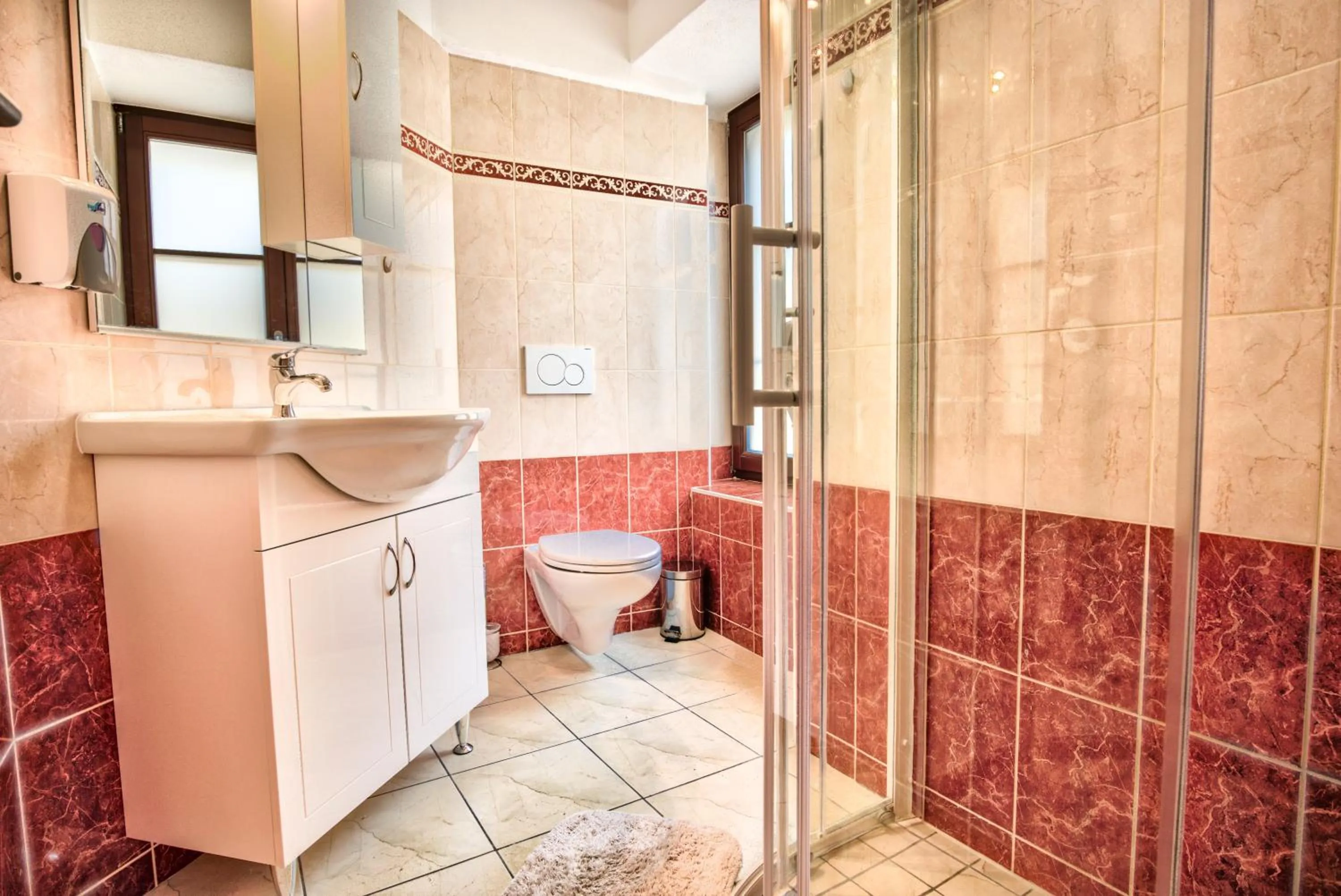 Bathroom in Hiša Linhart, Hotel & Restaurant