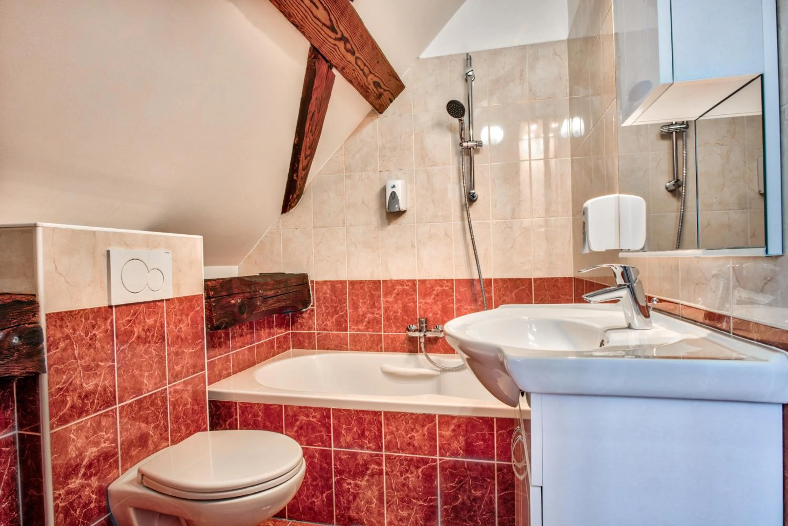 Bathroom in Hiša Linhart, Hotel & Restaurant