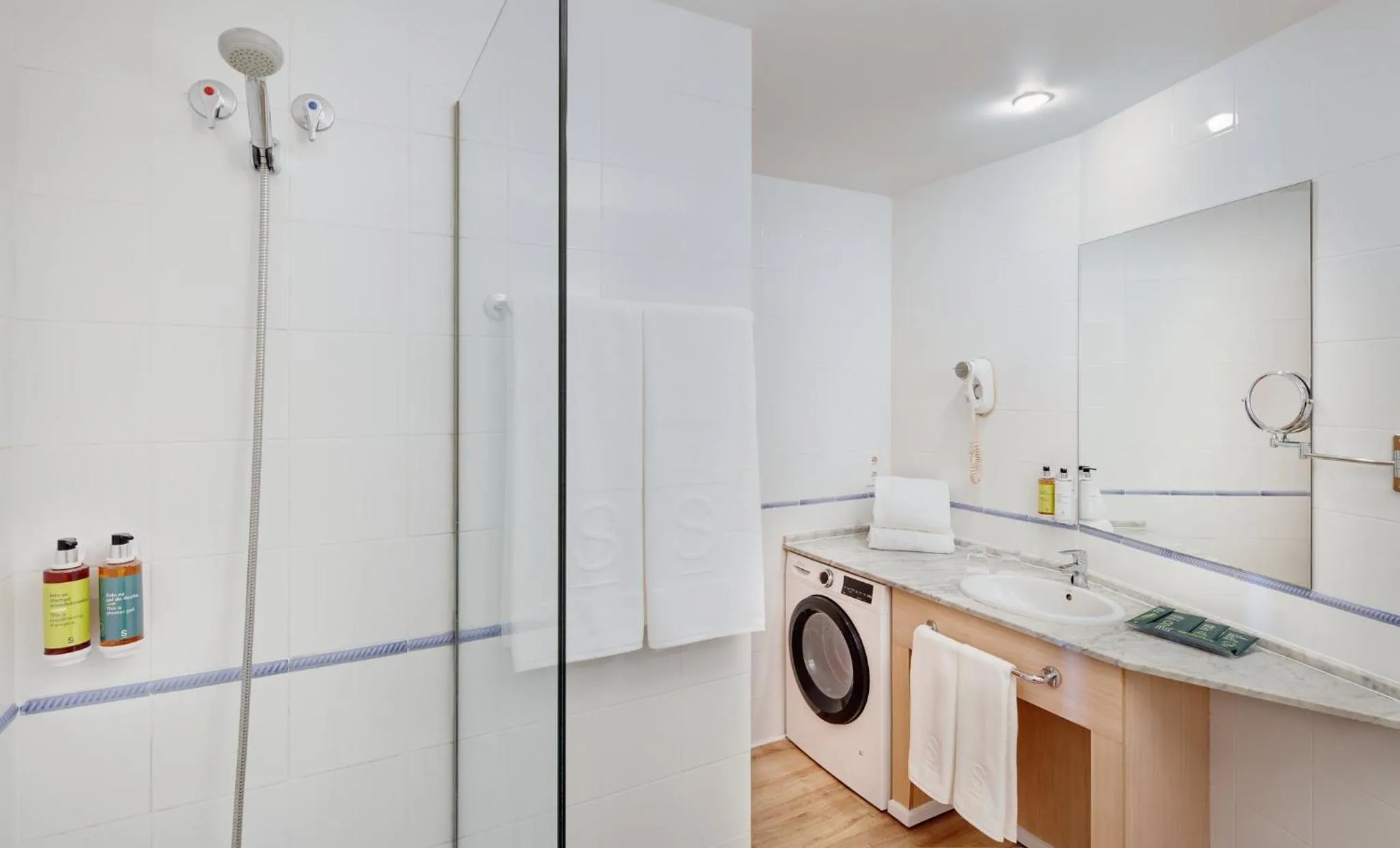 Bathroom in Sercotel Arrahona Sabadell