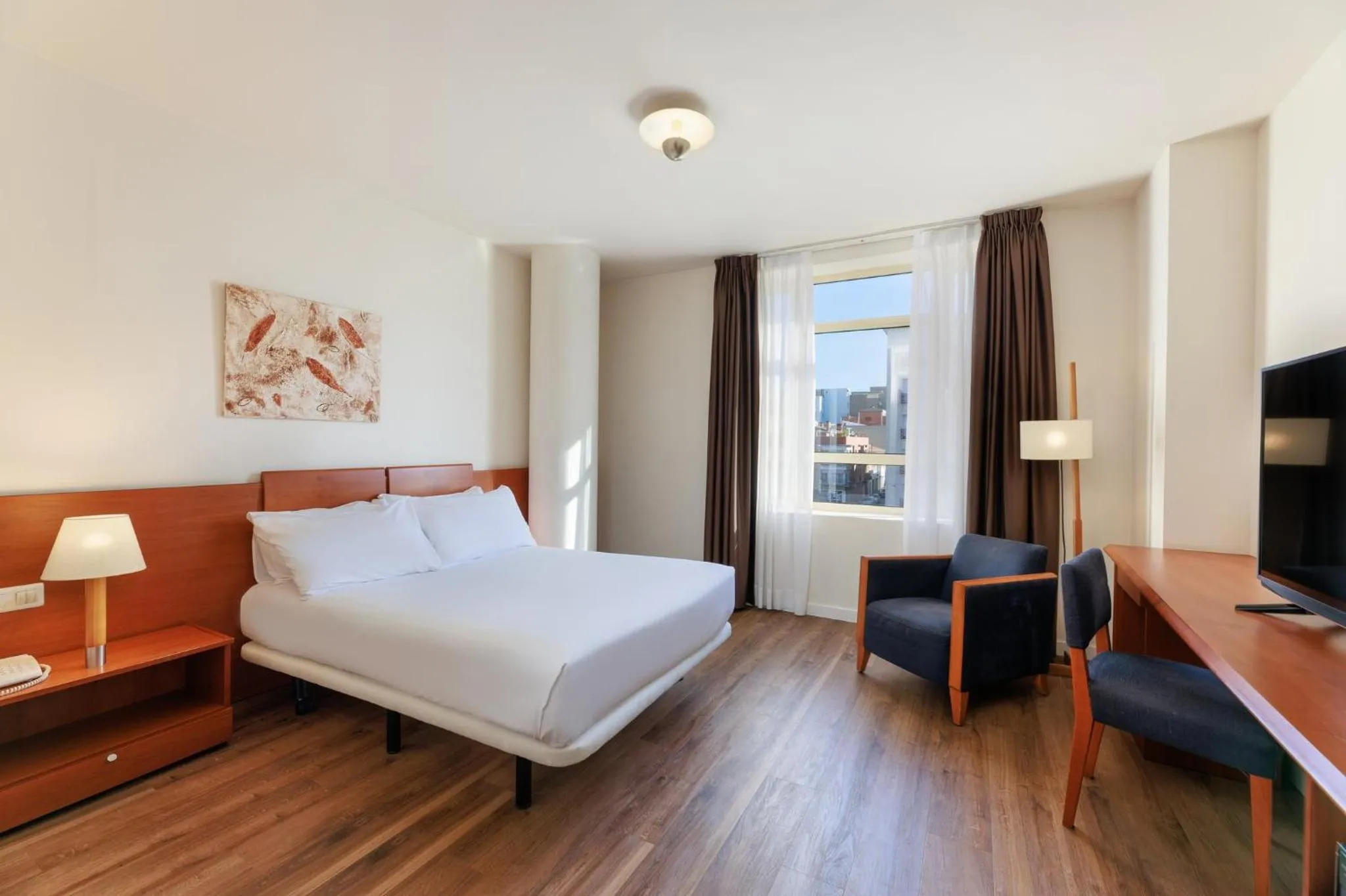 Photo of the whole room, Bed in Sercotel Arrahona Sabadell