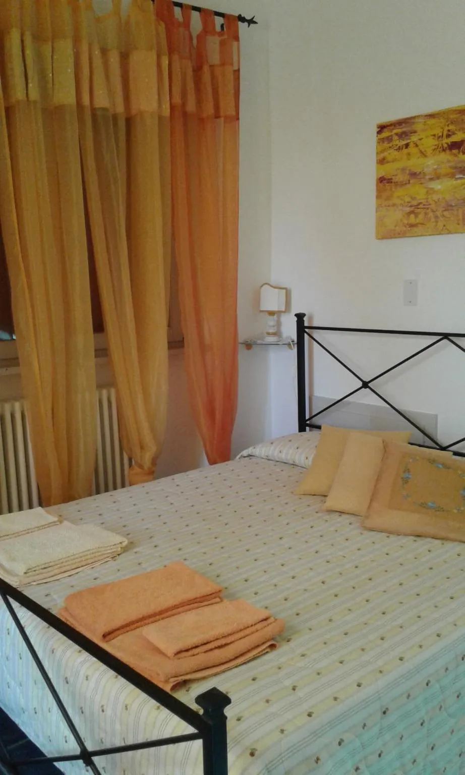 Photo of the whole room, Bed in La Villa