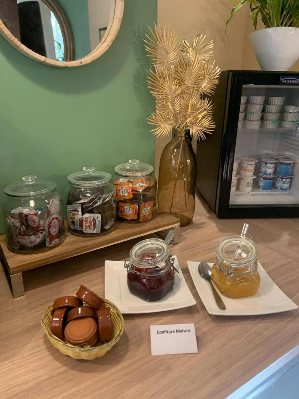 Breakfast in Hôtel de Bretagne Dol centre ville - Hotel et Restaurant