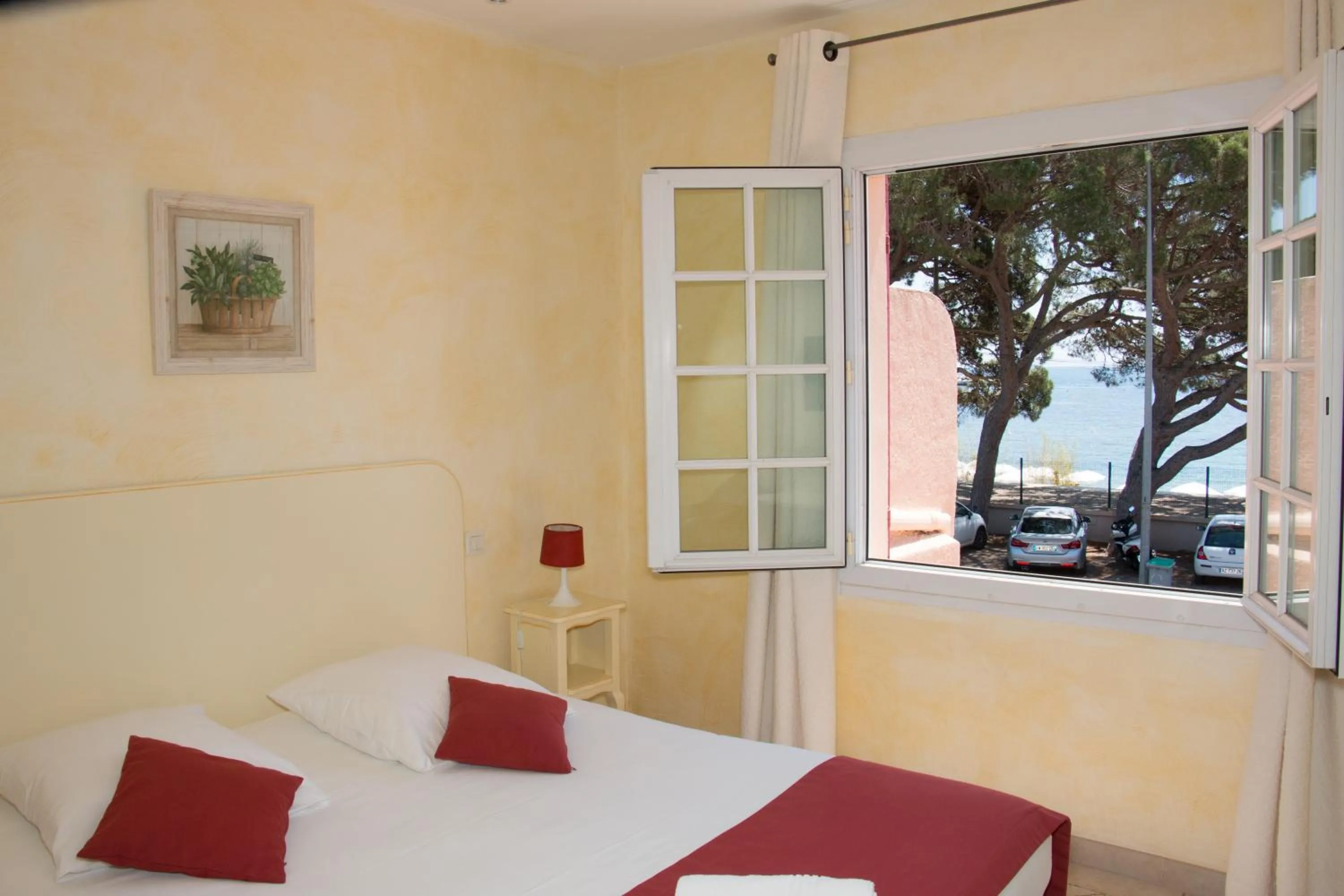 Sea view, Bed in Hôtel & Spa La Villa