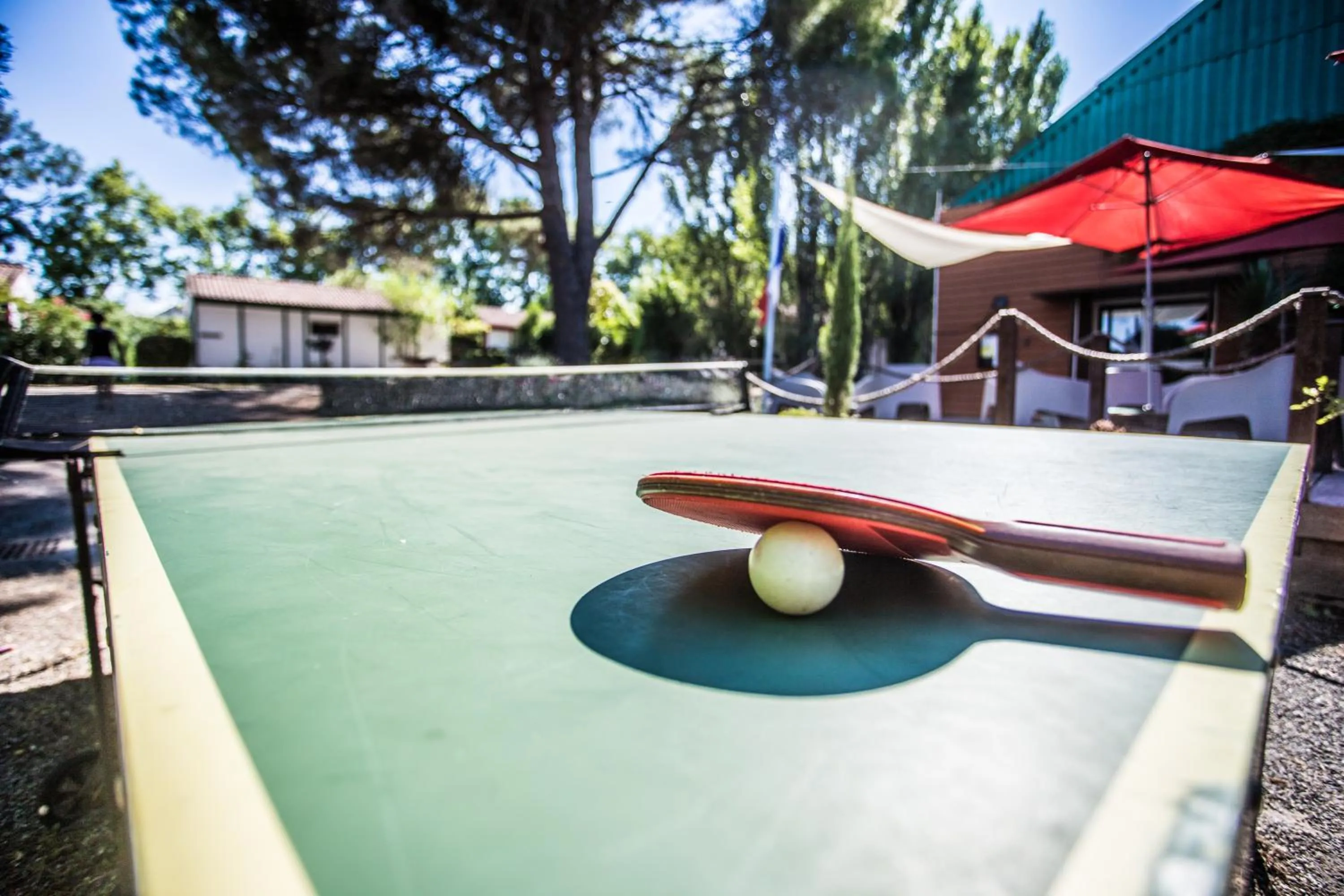 Table tennis in Bungalows & Rooms - Gît'Ôstal