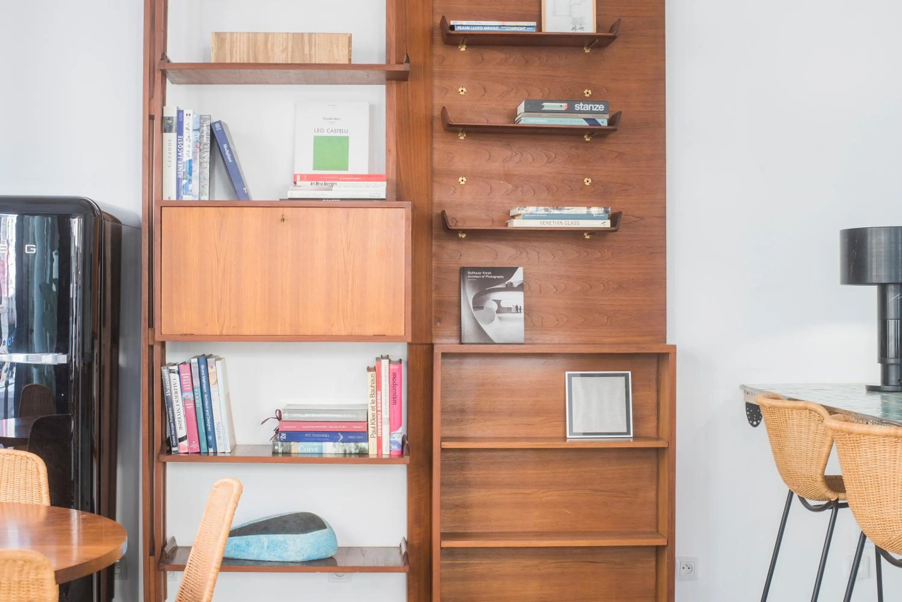 Communal lounge/ TV room in Hôtel Lucien