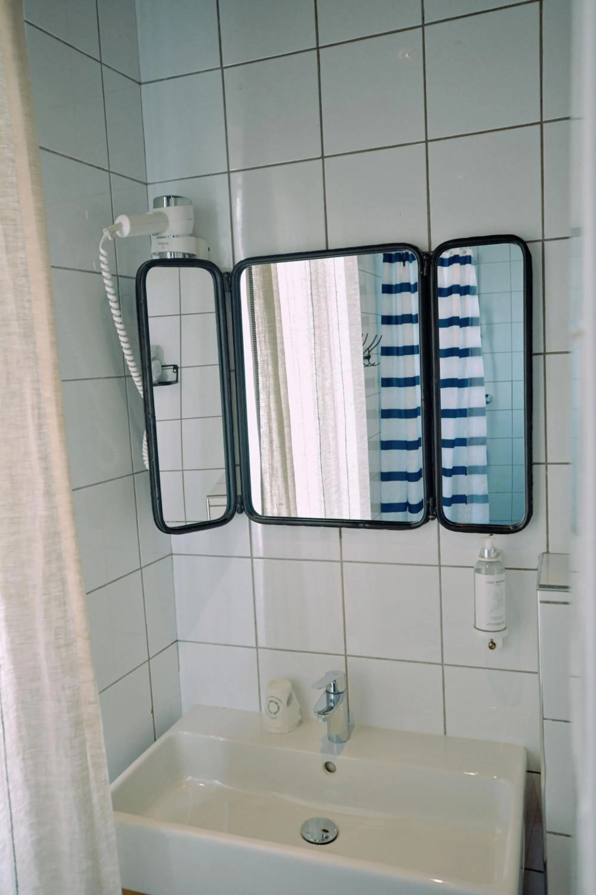 Bathroom in Hôtel Lucien