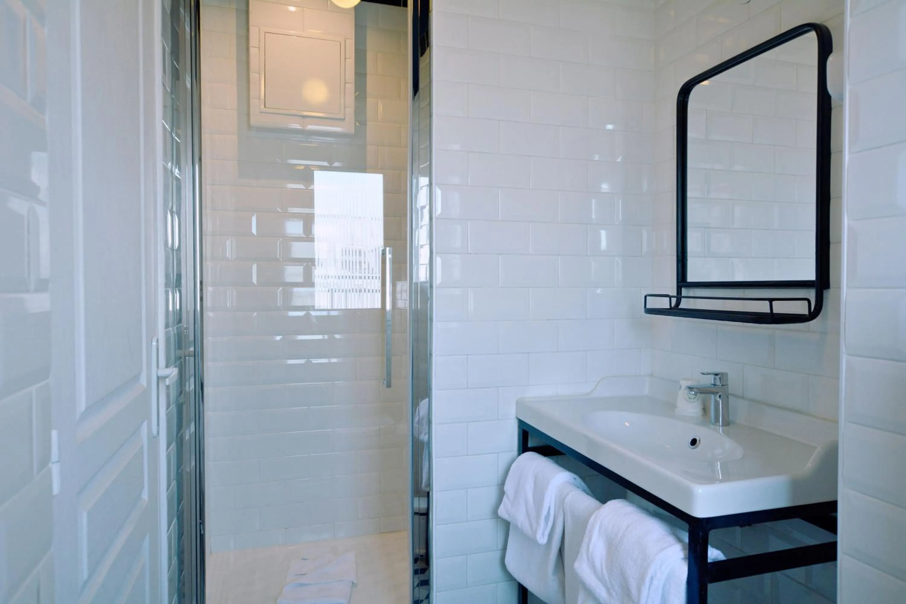 Bathroom in Hôtel Lucien