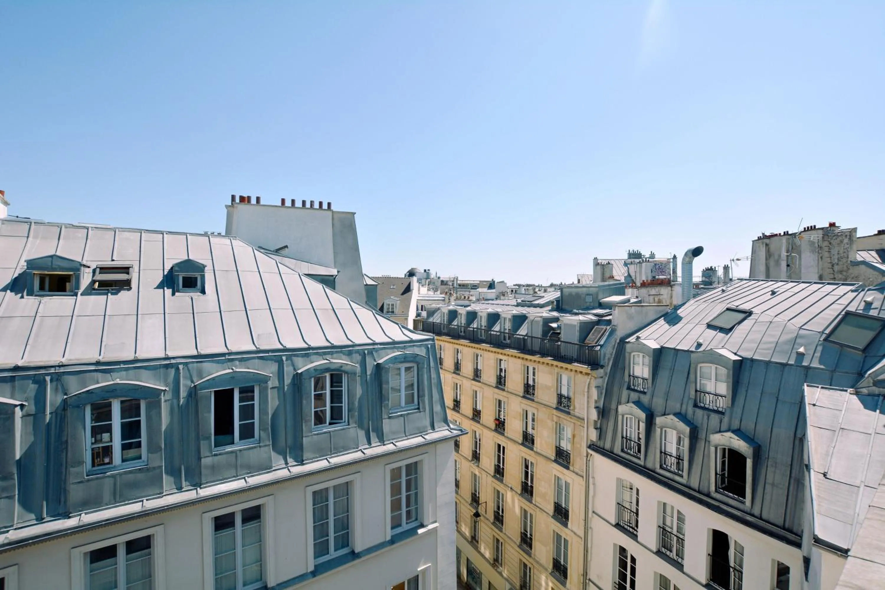 Day in Hôtel Lucien