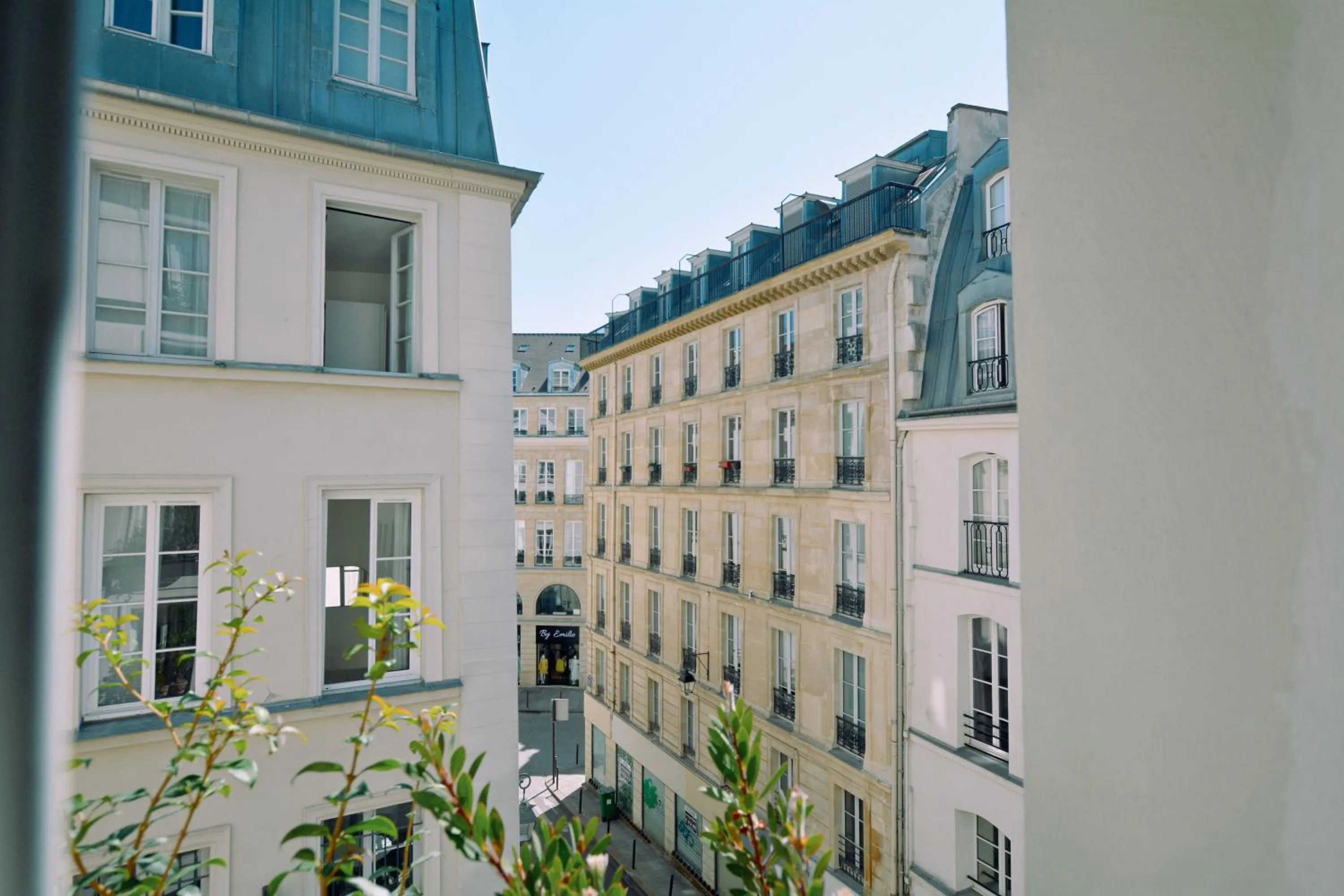 Day in Hôtel Lucien