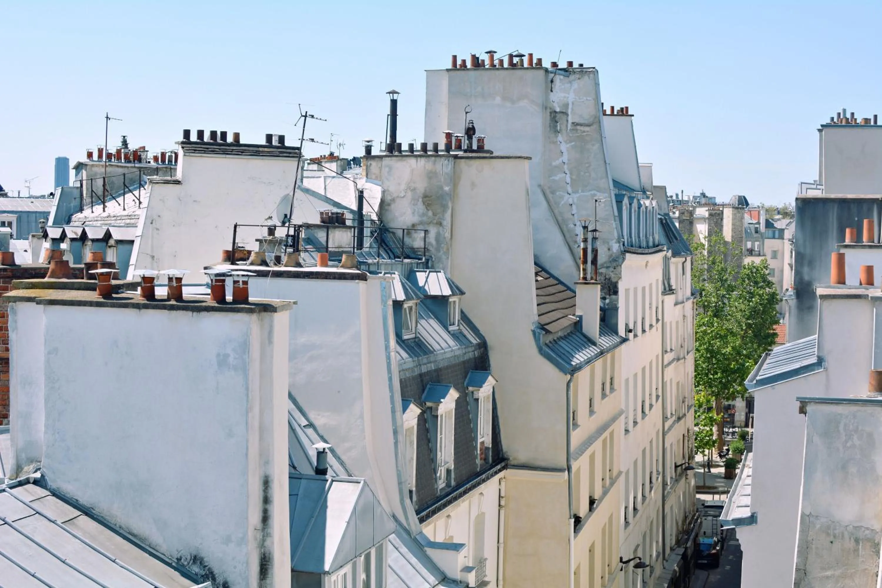 Day in Hôtel Lucien