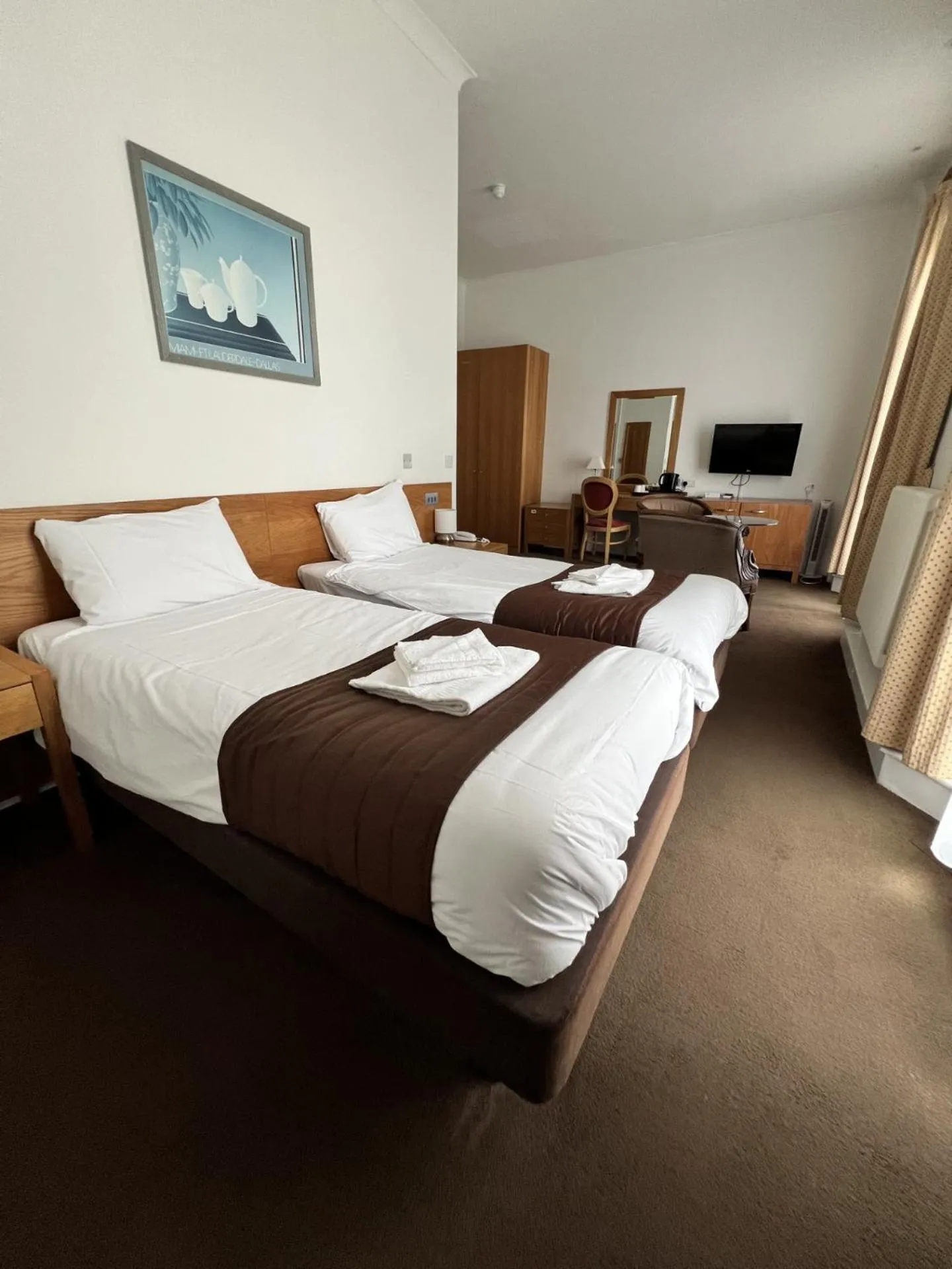 Bed in Cavendish Hotel