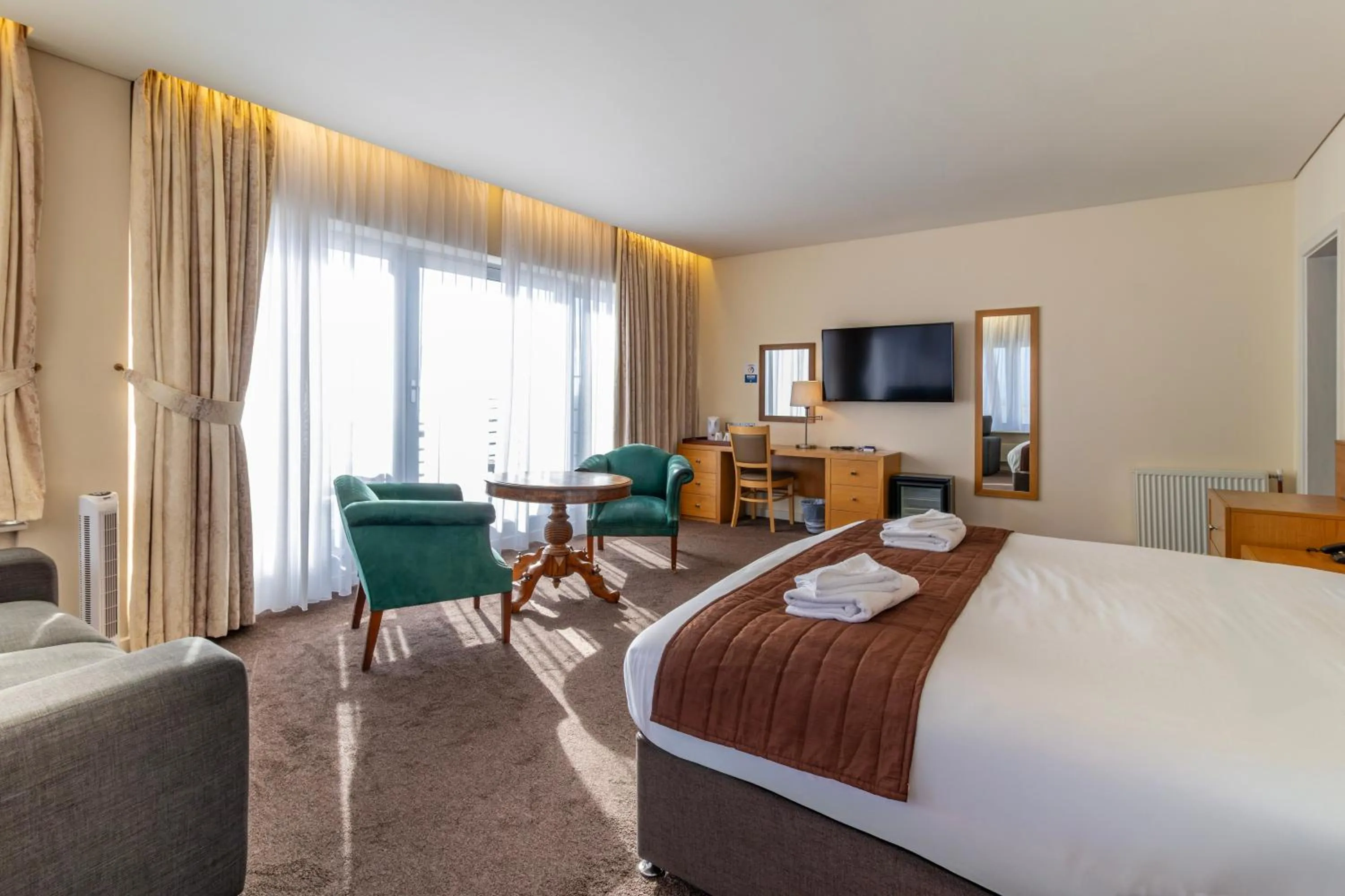 Bedroom, Bed in Cavendish Hotel