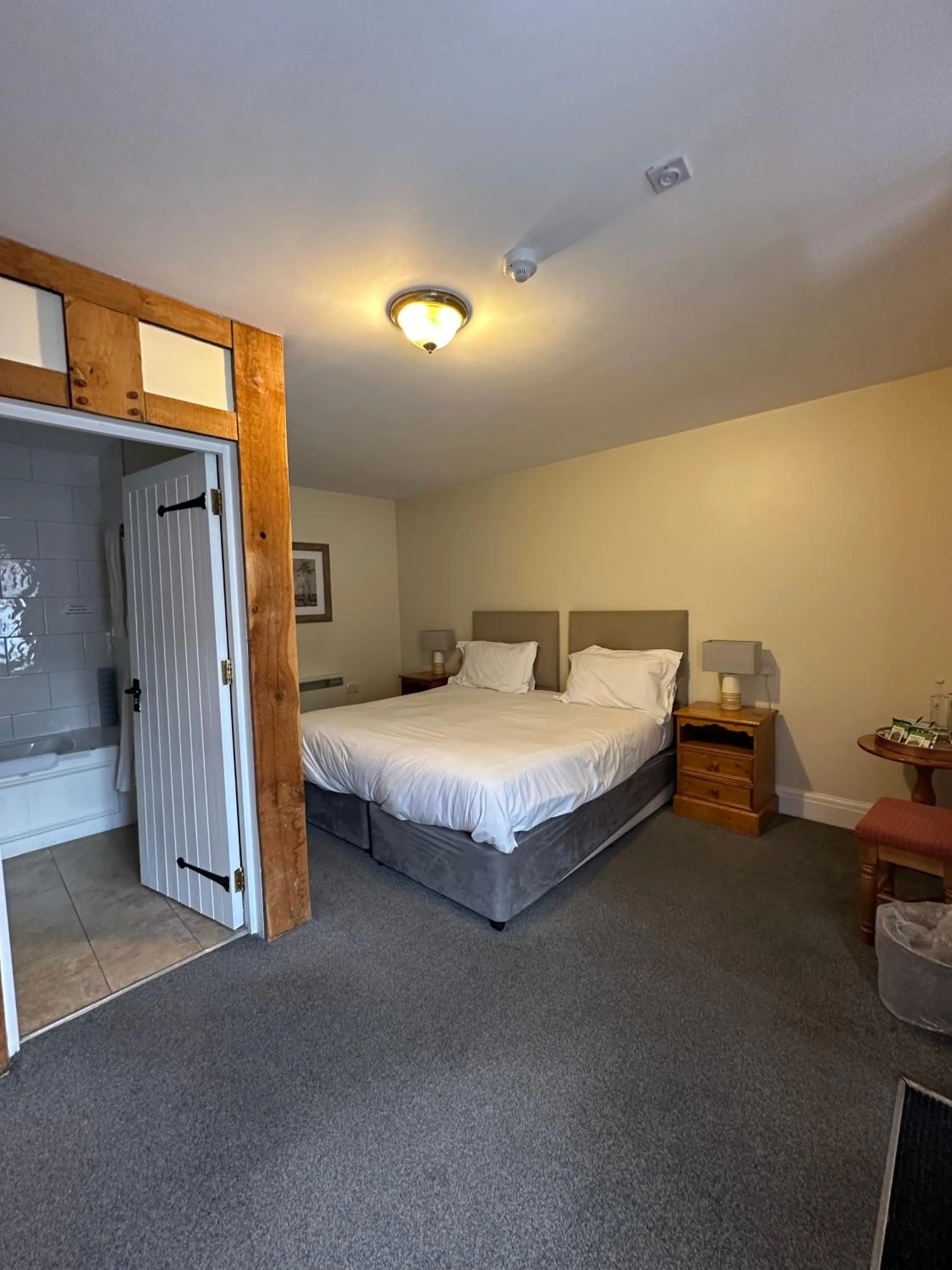 Bedroom, Bed in The White Hart Hotel