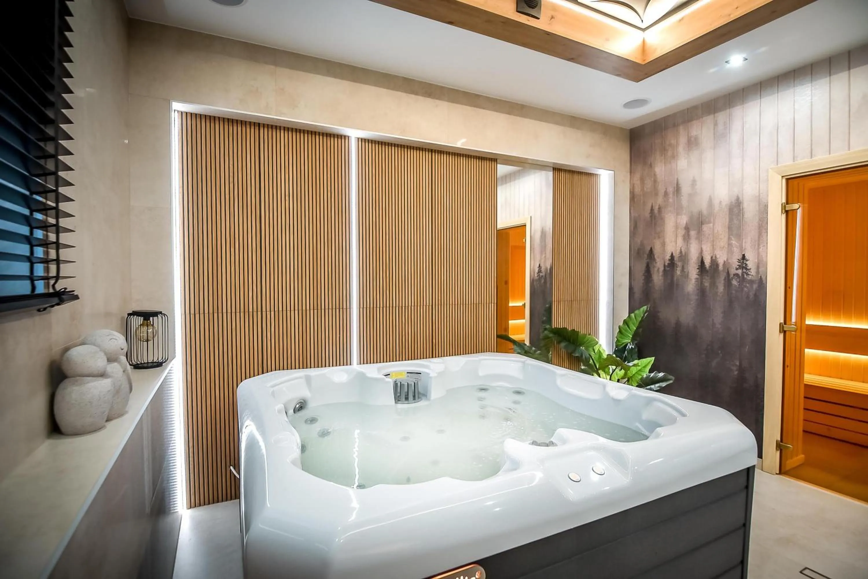 Hot Tub in Willa u Anusia Jacuzzi & Sauna