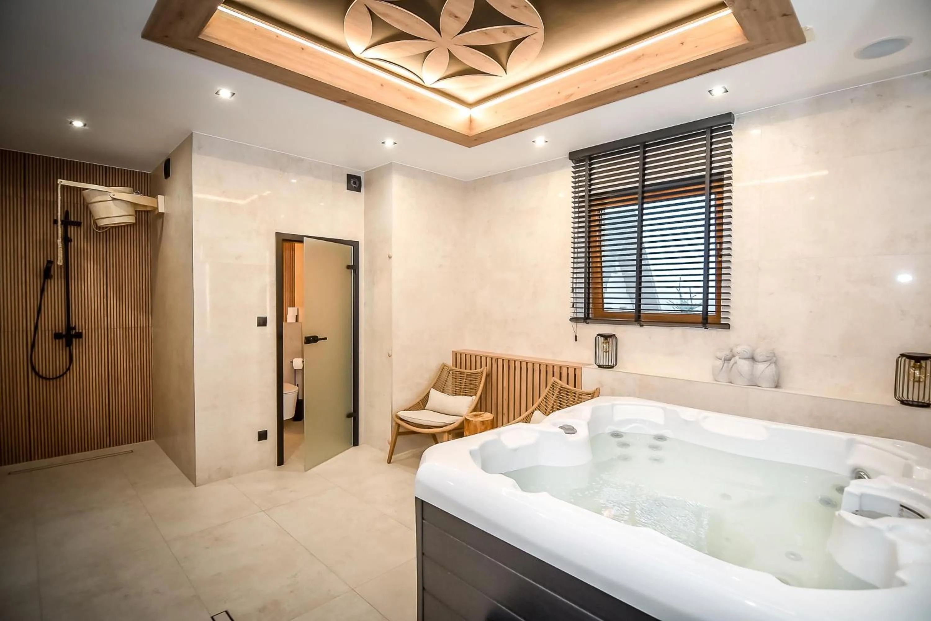 Hot Tub in Willa u Anusia Jacuzzi & Sauna