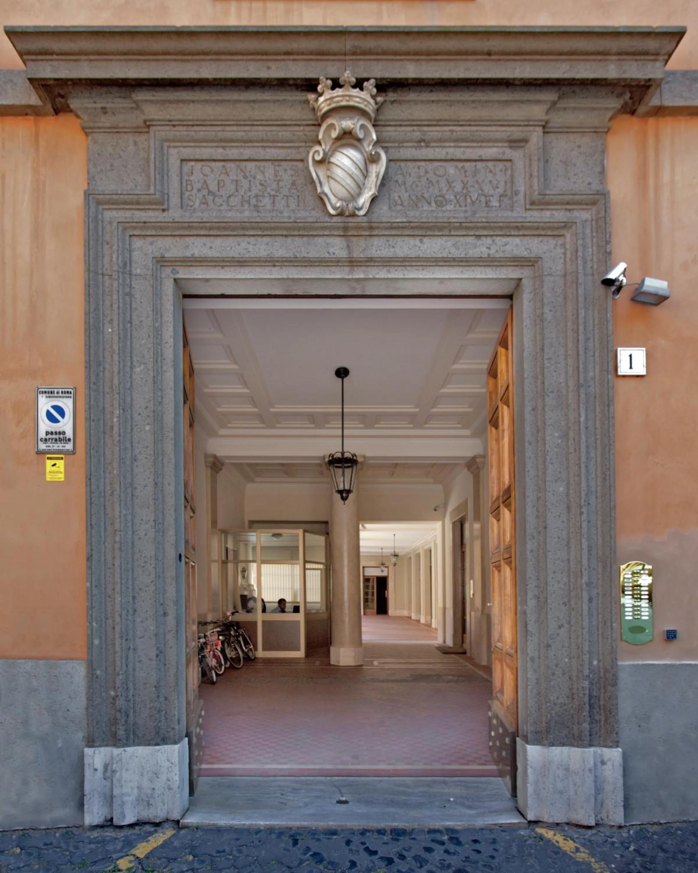 Facade/entrance in Secret Rhome