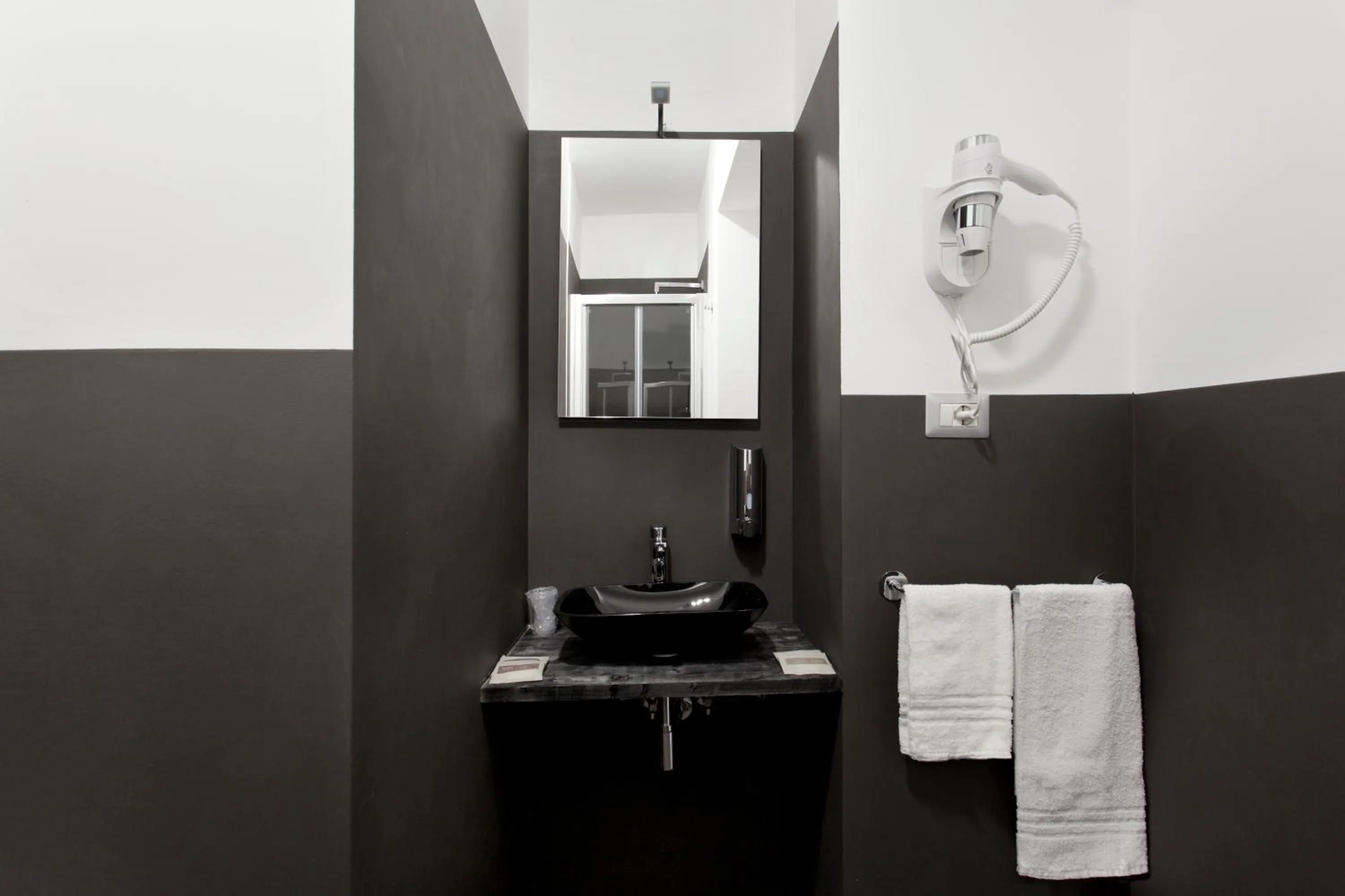 Bathroom in Secret Rhome