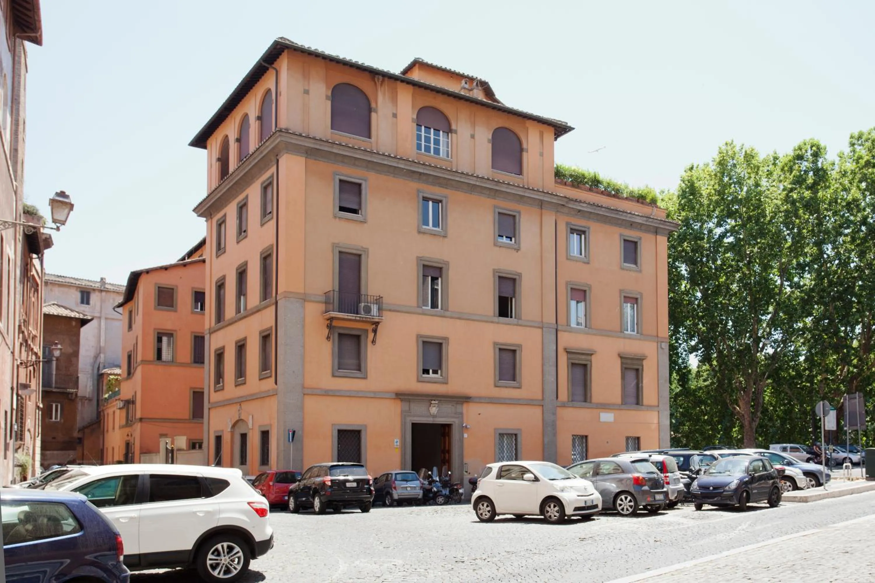 Bird's eye view in Secret Rhome