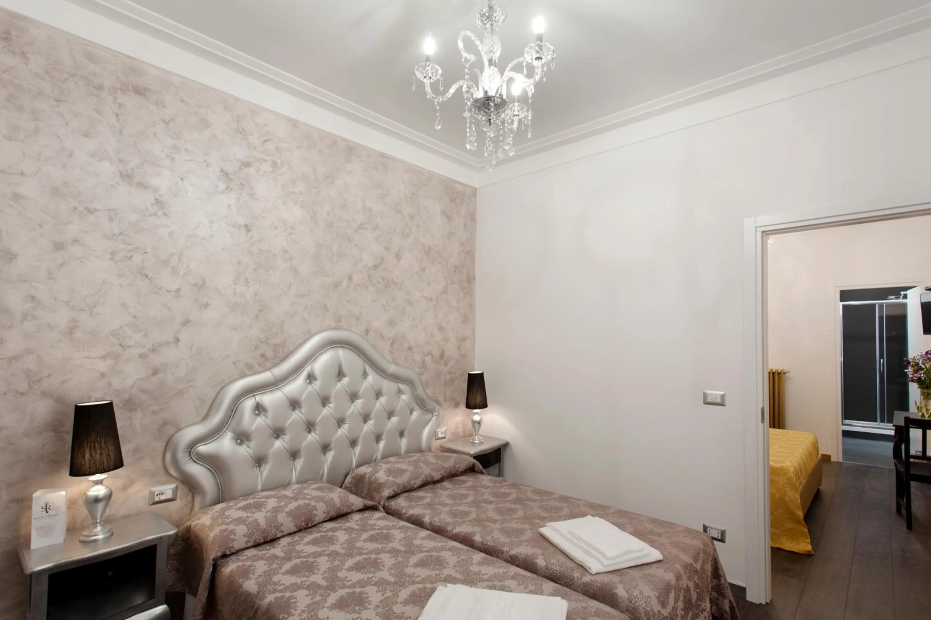 Photo of the whole room, Bed in Secret Rhome