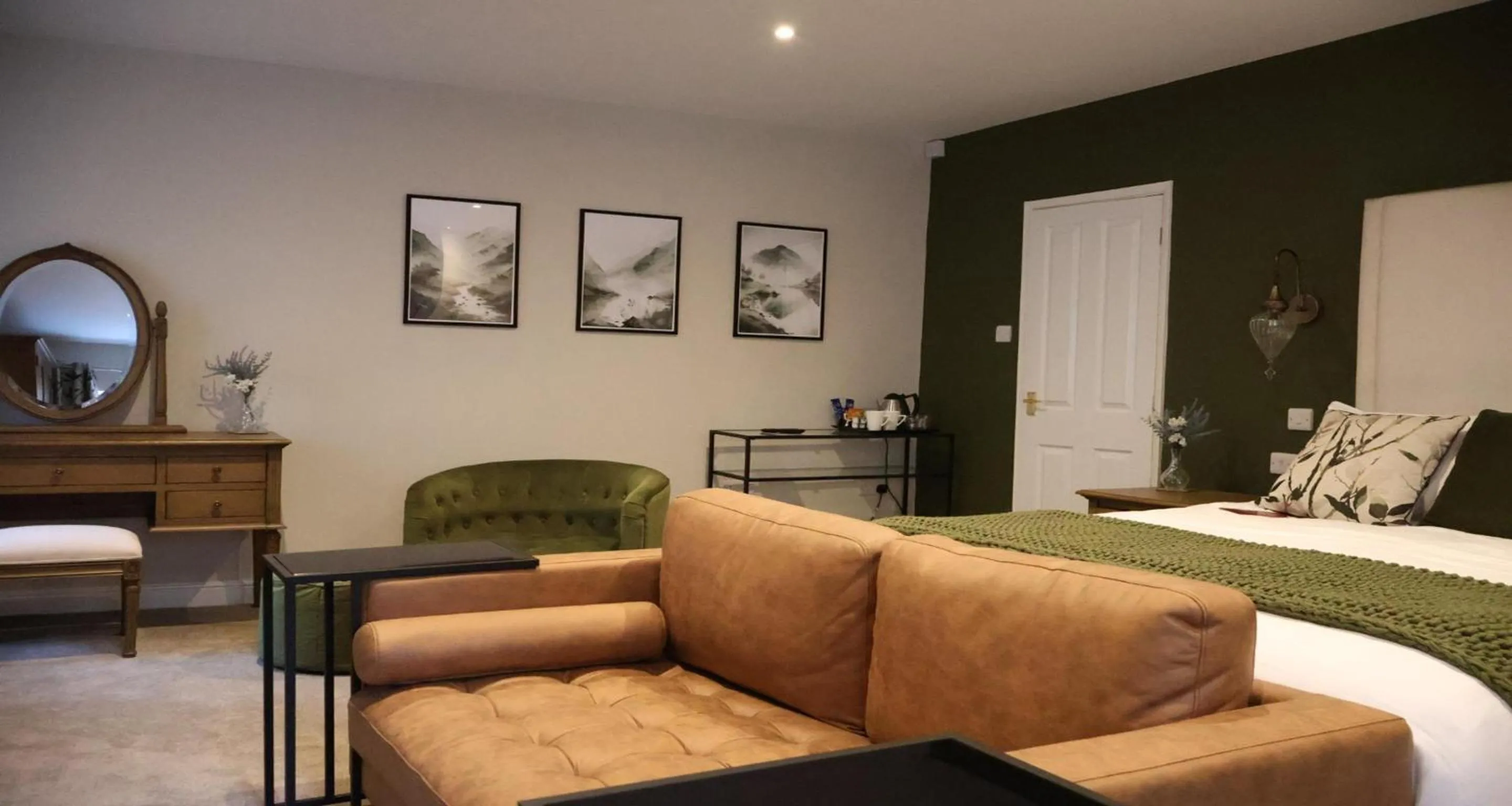 Seating area, Bed in Best Western Plus West Retford Hotel