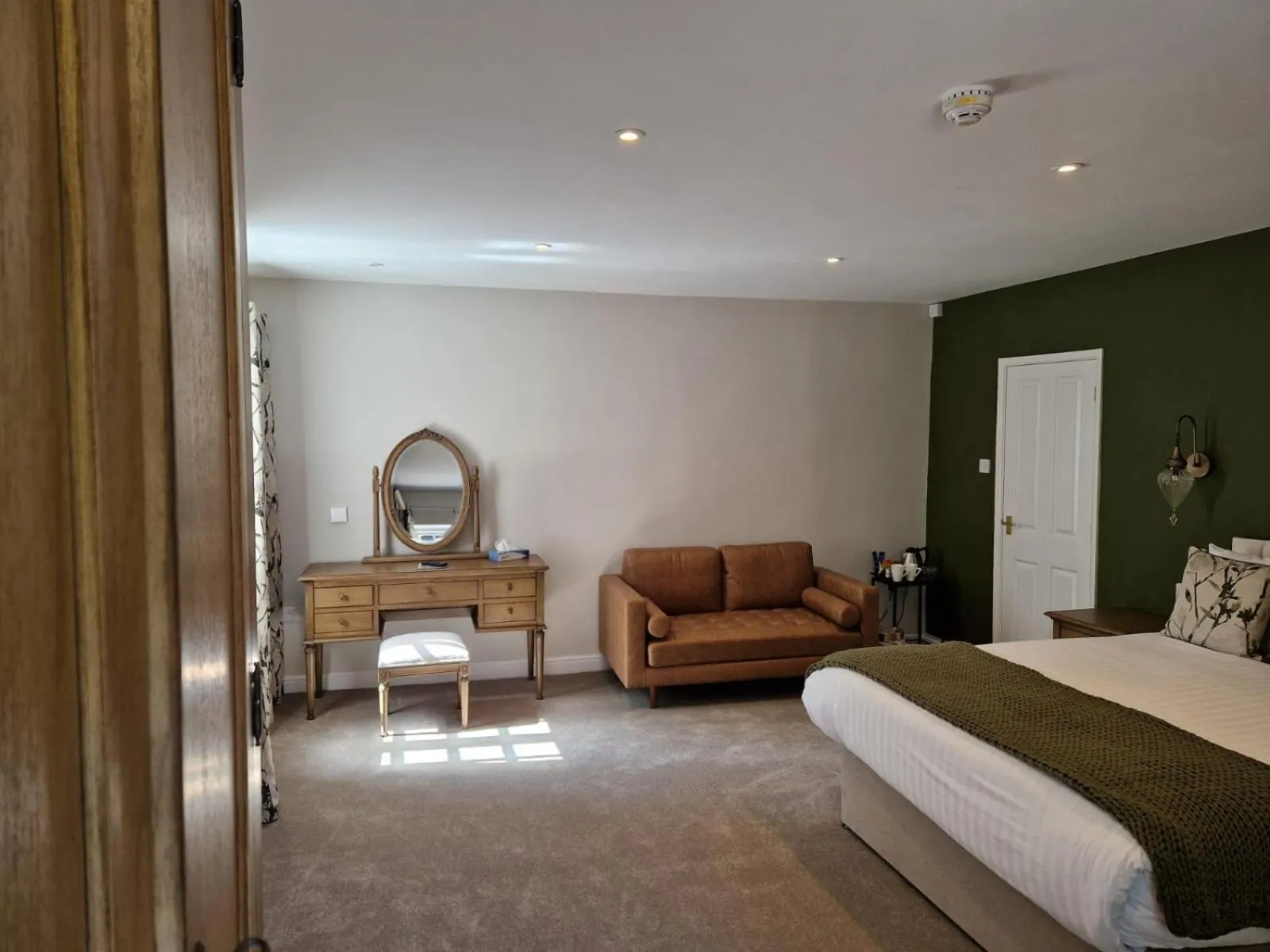 Photo of the whole room, Bed in Best Western Plus West Retford Hotel