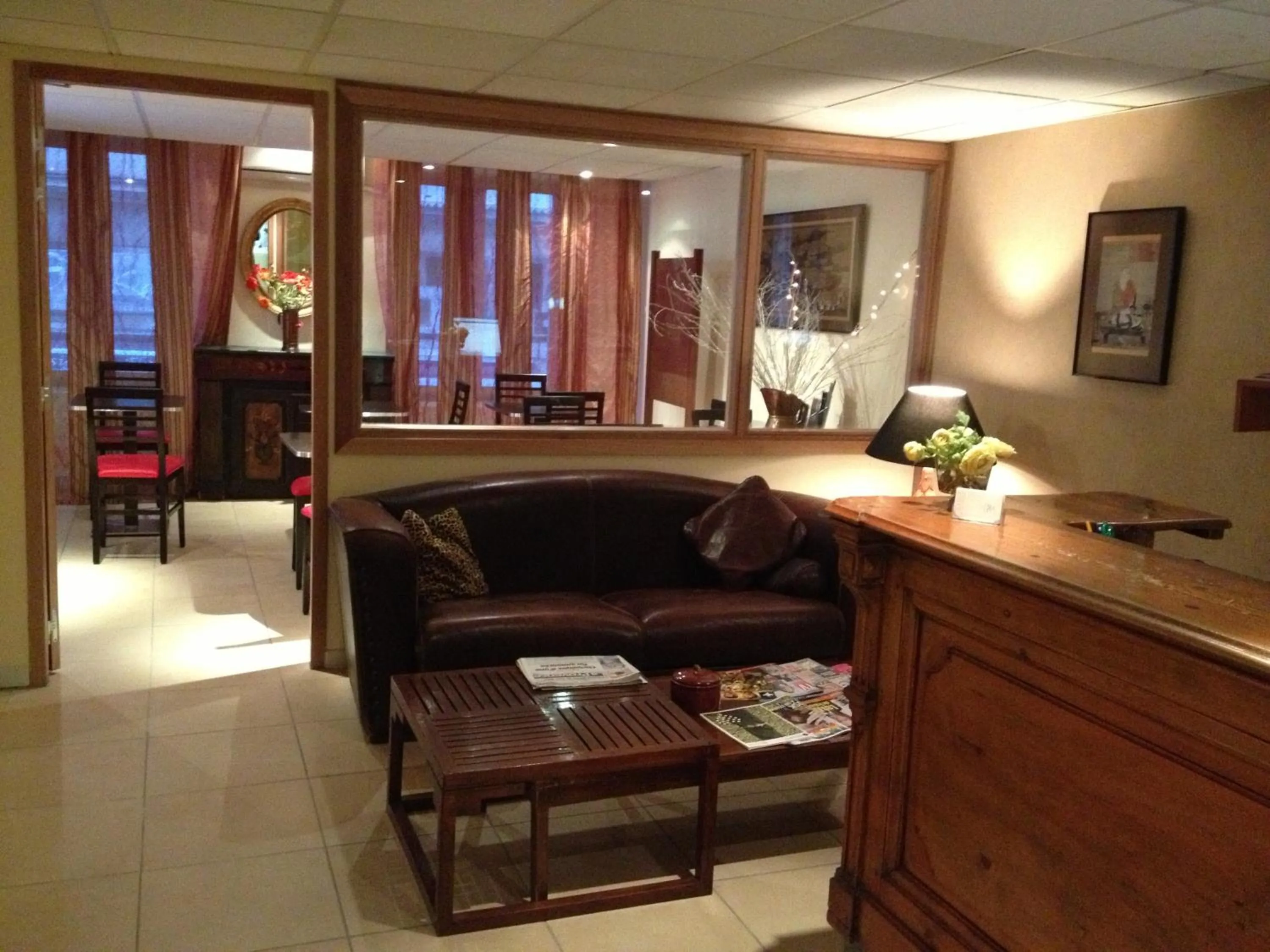 Lobby or reception in Hôtel du Sud Vieux Port