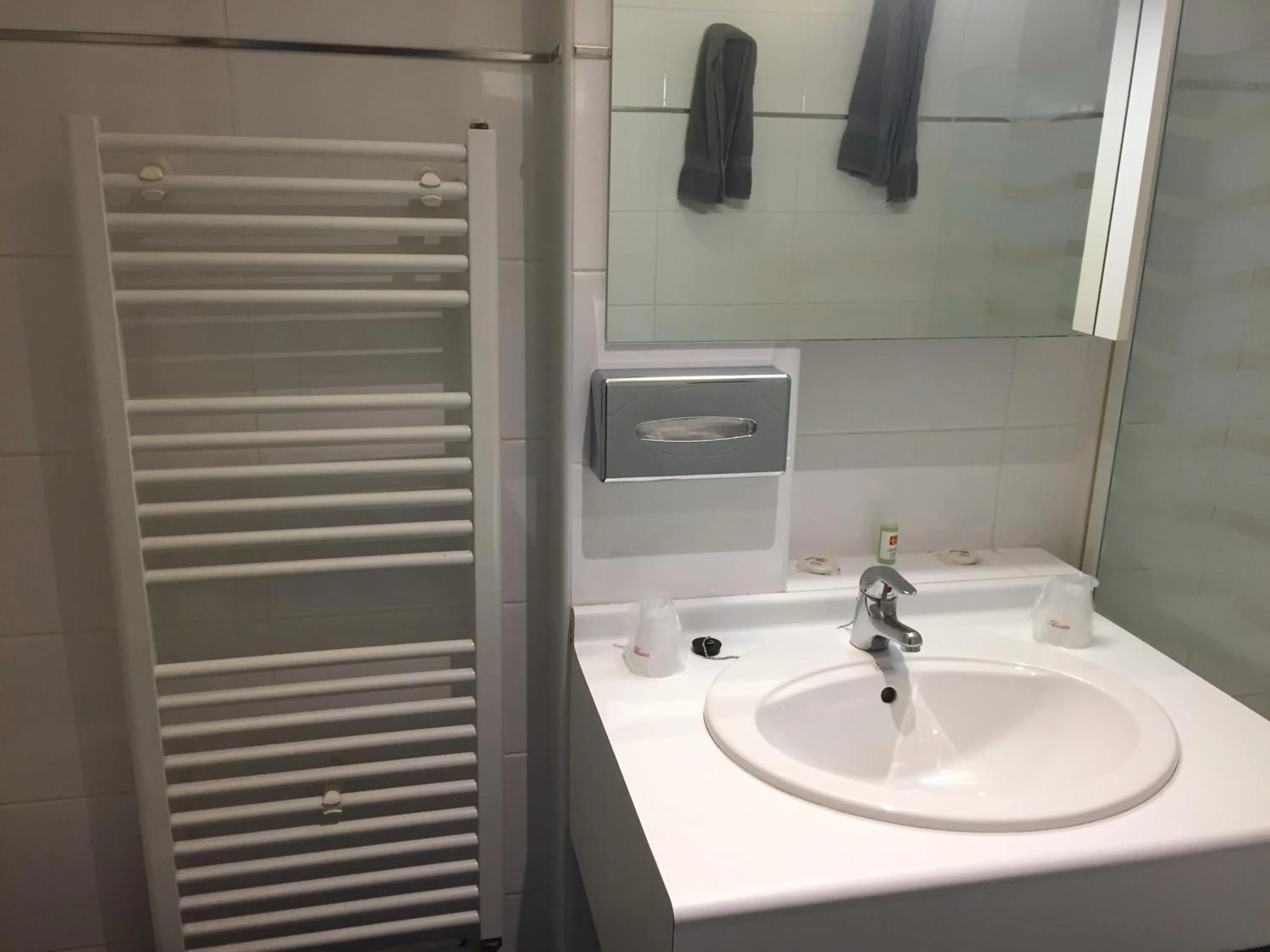 Bathroom in Hôtel du Sud Vieux Port