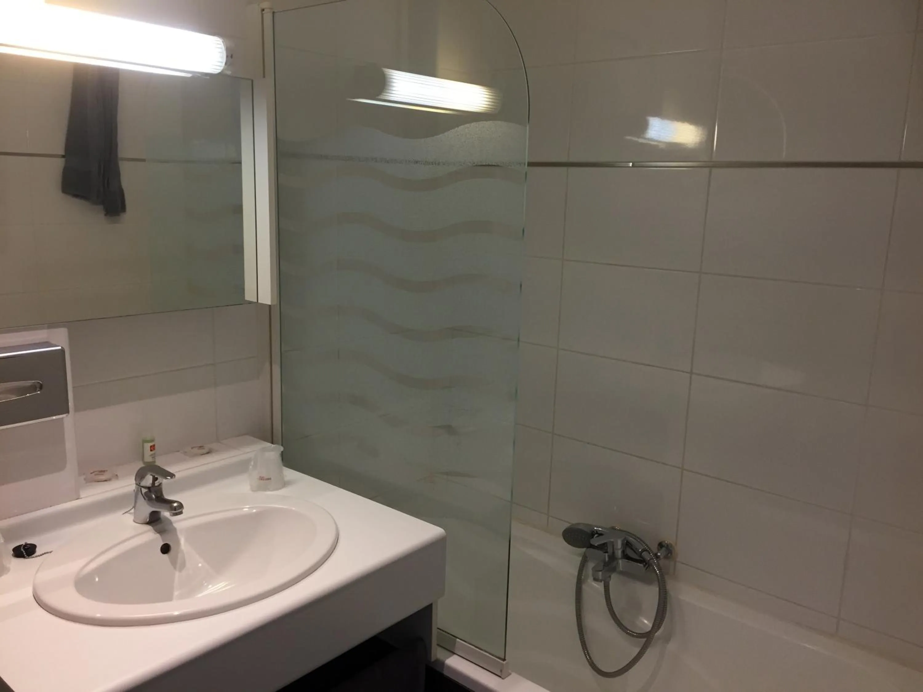 Bathroom in Hôtel du Sud Vieux Port