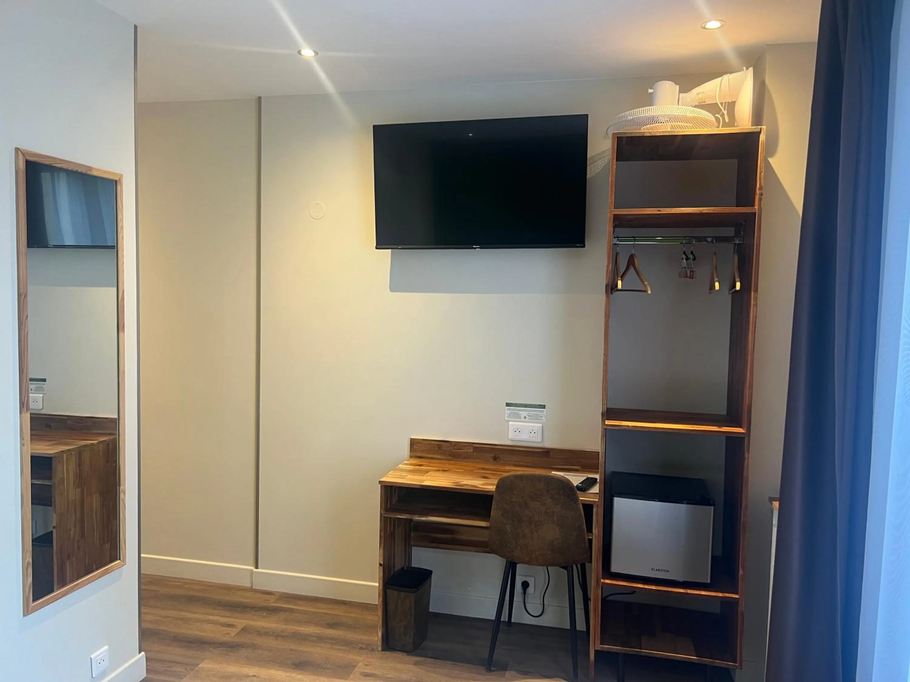 Hôtel De La Perdrix Rouge