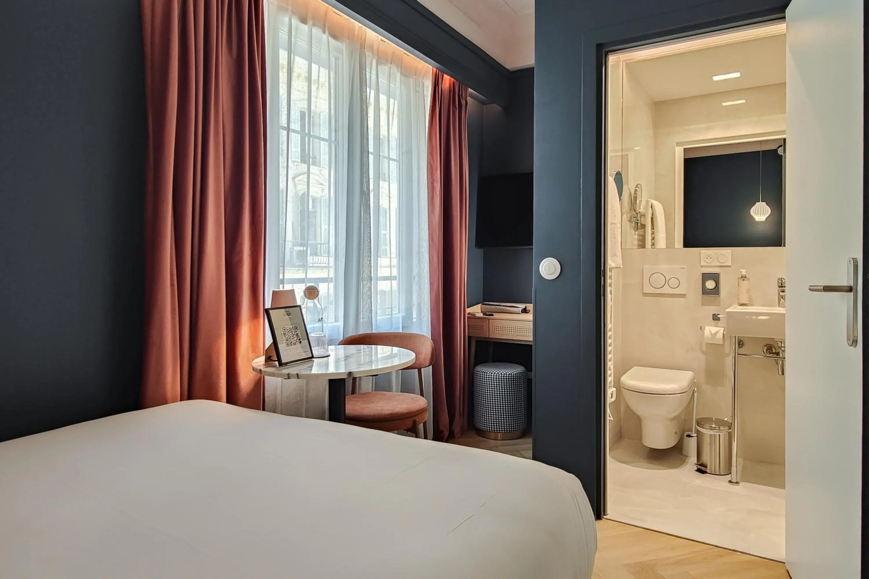 Photo of the whole room, Bed in Hotel Aparthotel AMMI Nice Lafayette