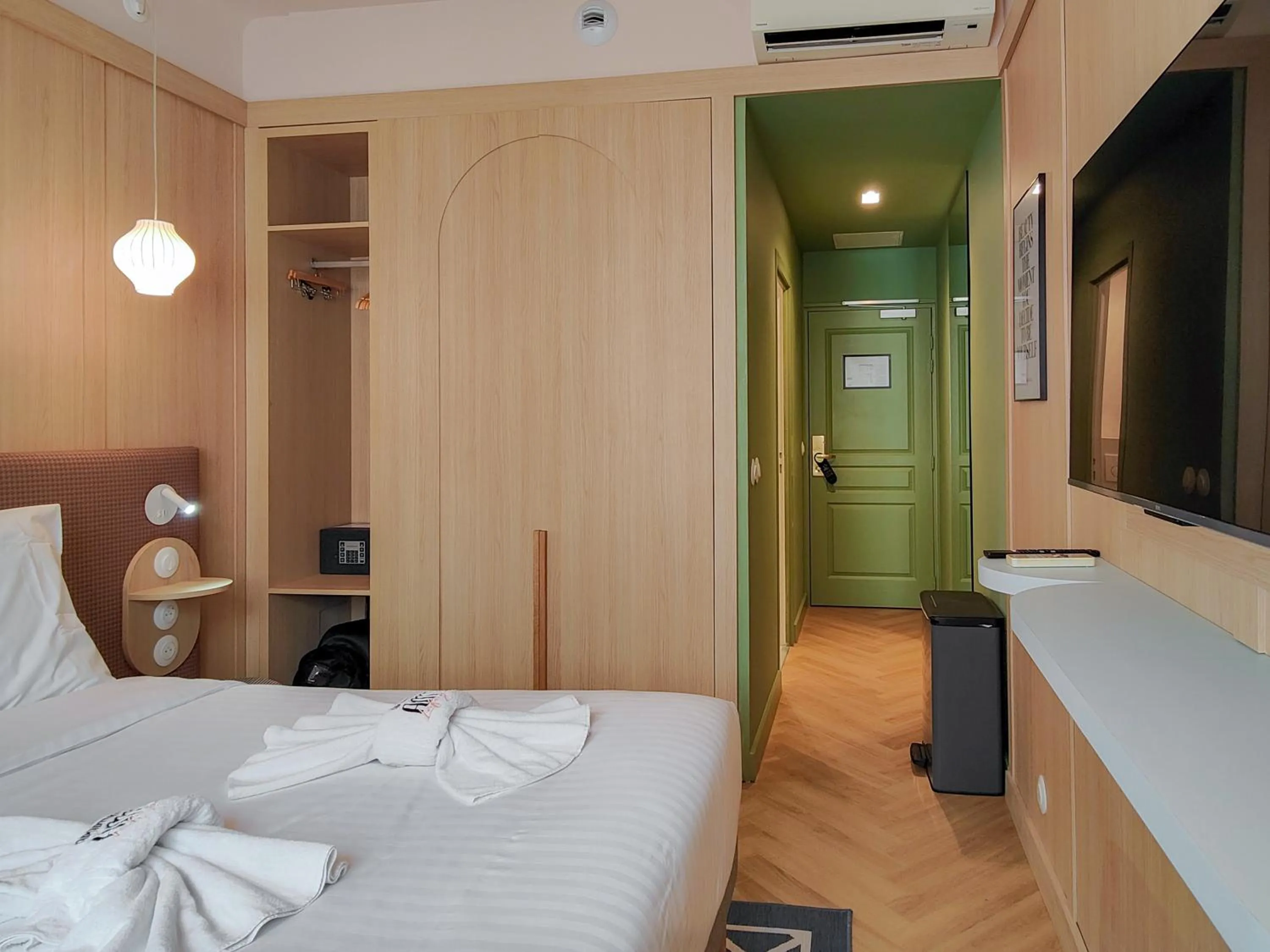 Photo of the whole room, Bed in Hotel Aparthotel AMMI Nice Lafayette