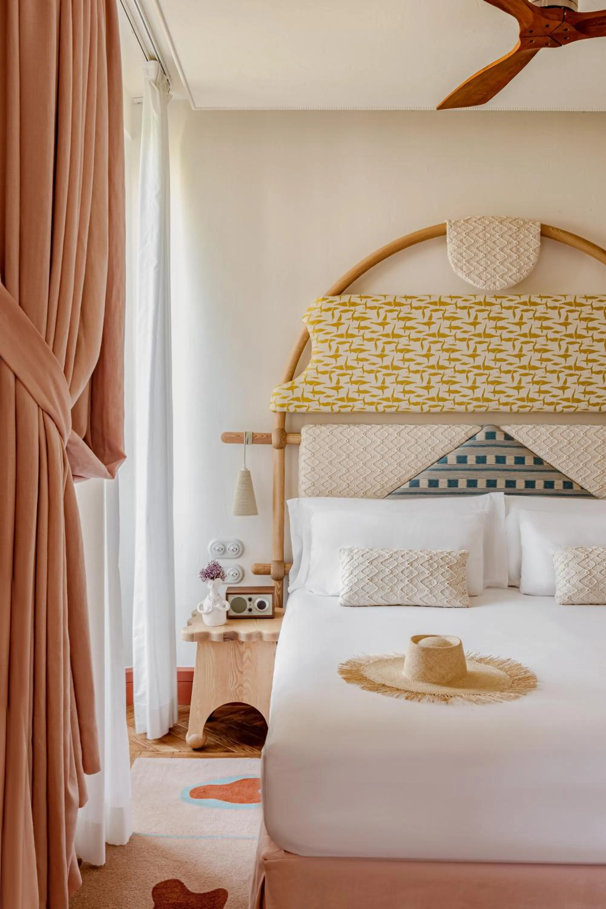 Photo of the whole room, Bed in Montesol Experimental Ibiza