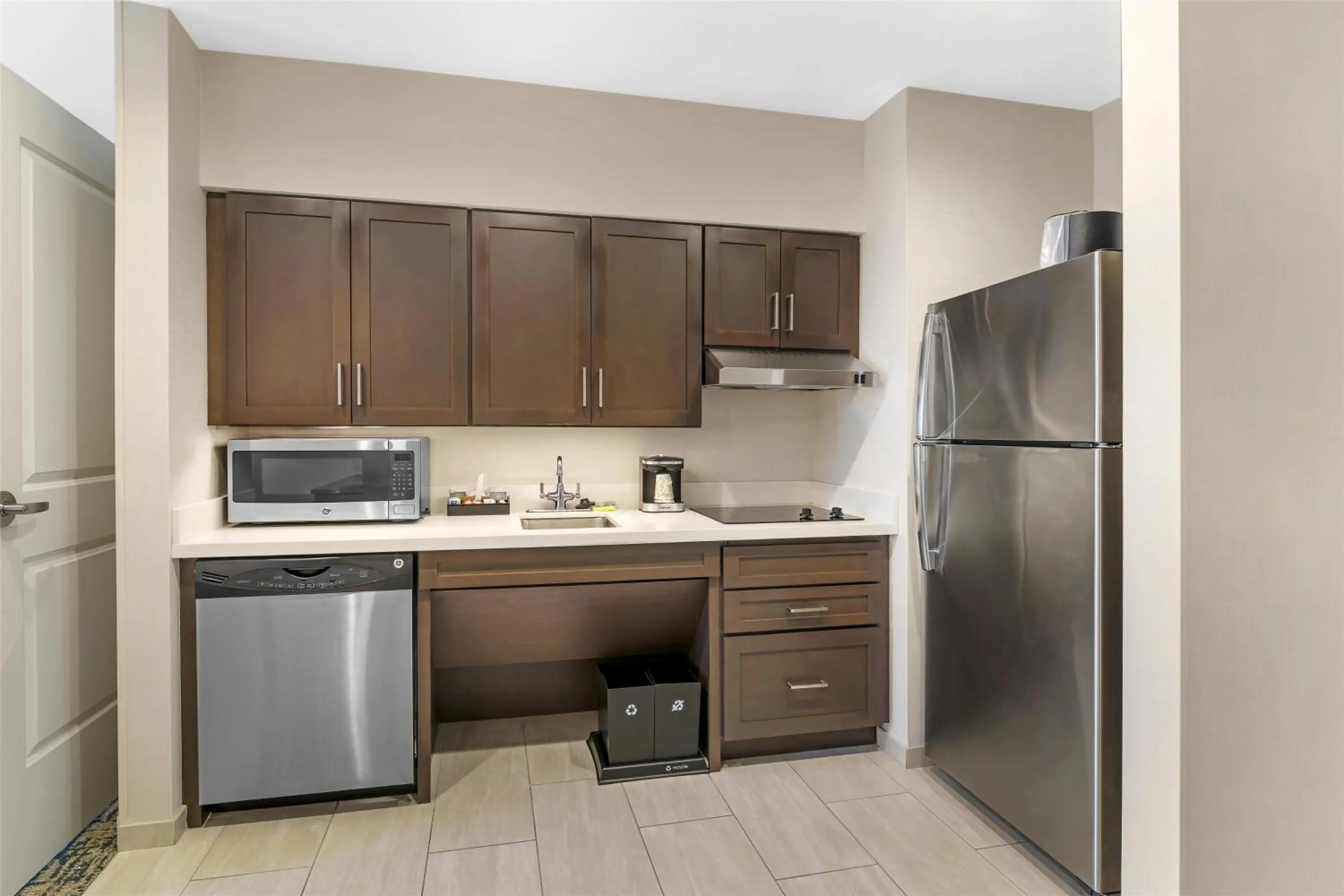 Kitchen or kitchenette in Homewood Suites By Hilton Schenectady