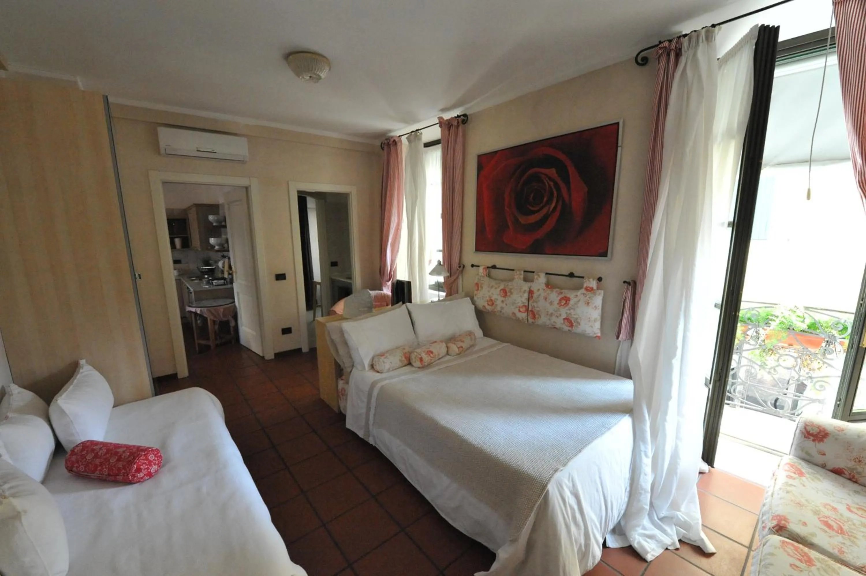 Photo of the whole room, Bed in Porta Medievale del Campo
