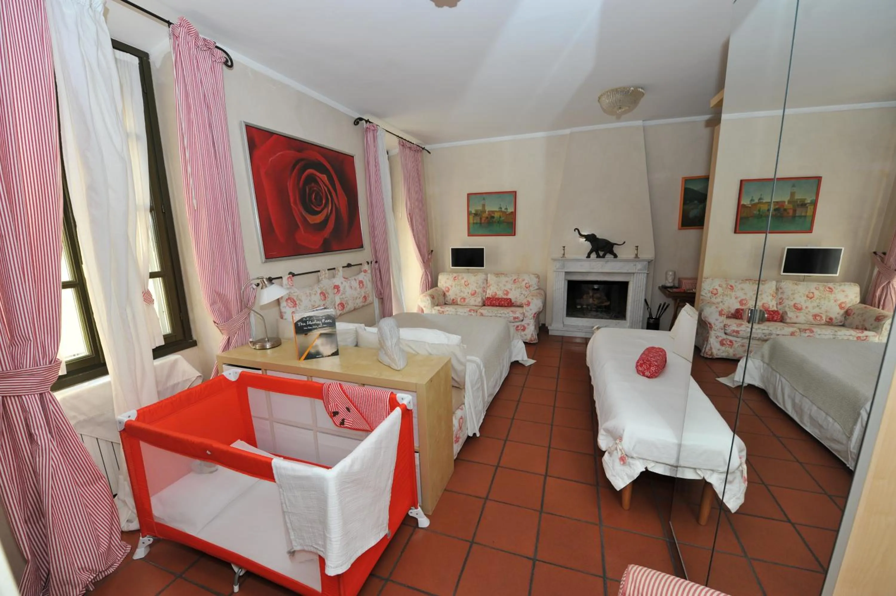 Photo of the whole room, Bed in Porta Medievale del Campo