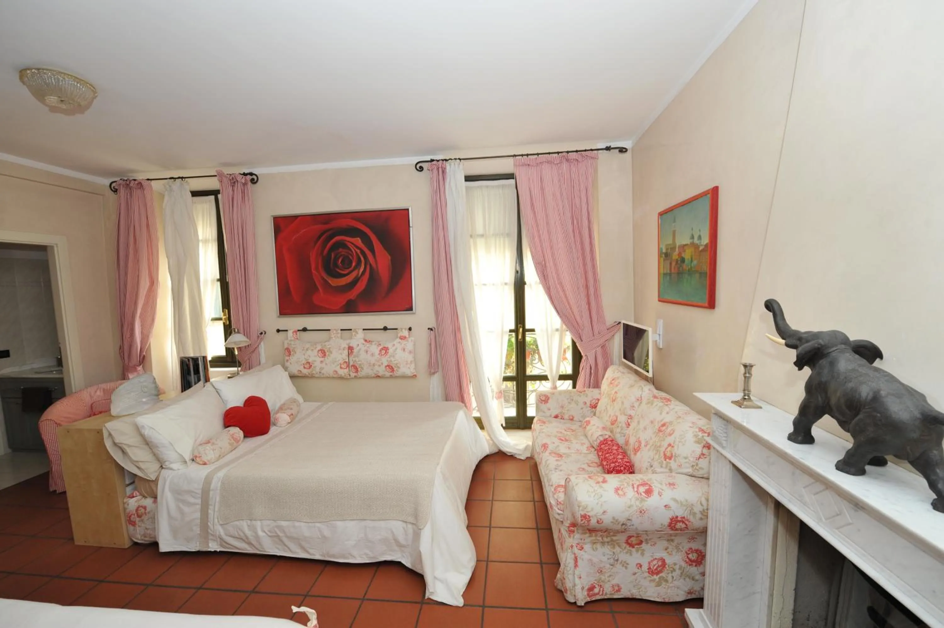 Photo of the whole room, Bed in Porta Medievale del Campo
