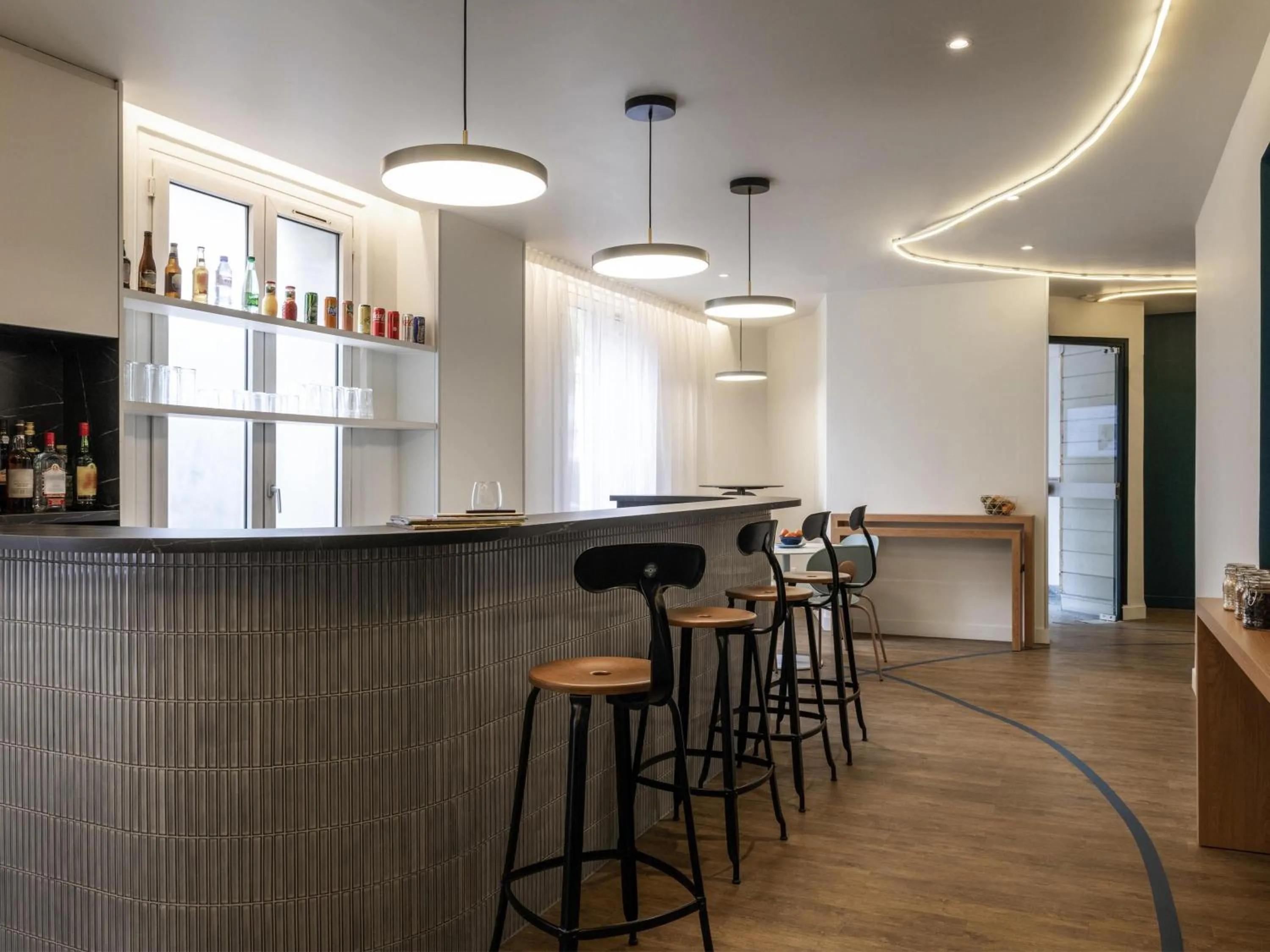Lounge or bar in ibis Styles Asnieres Centre