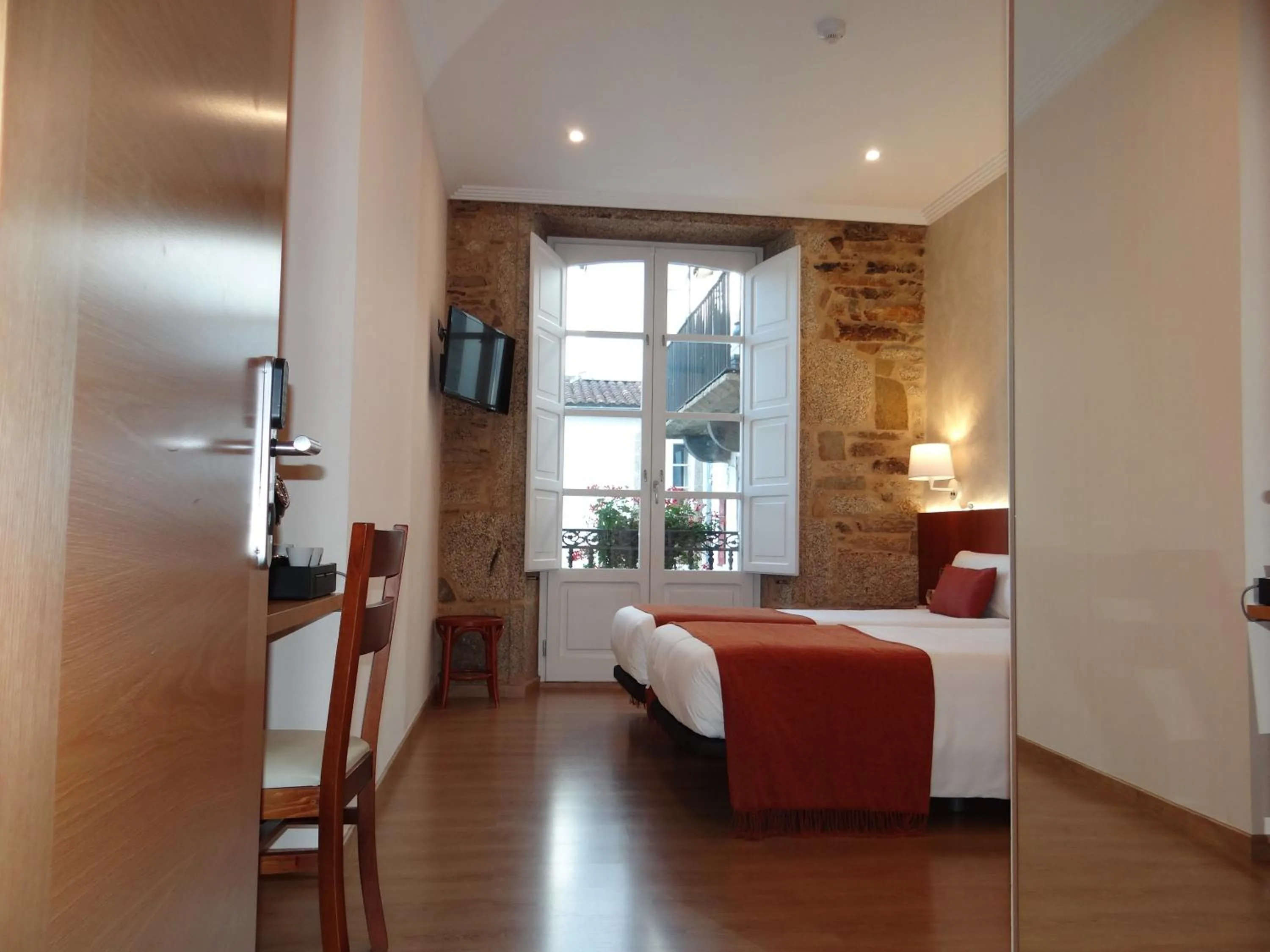 Superior Twin Room in Pensión O Códice by Moradas Nieto