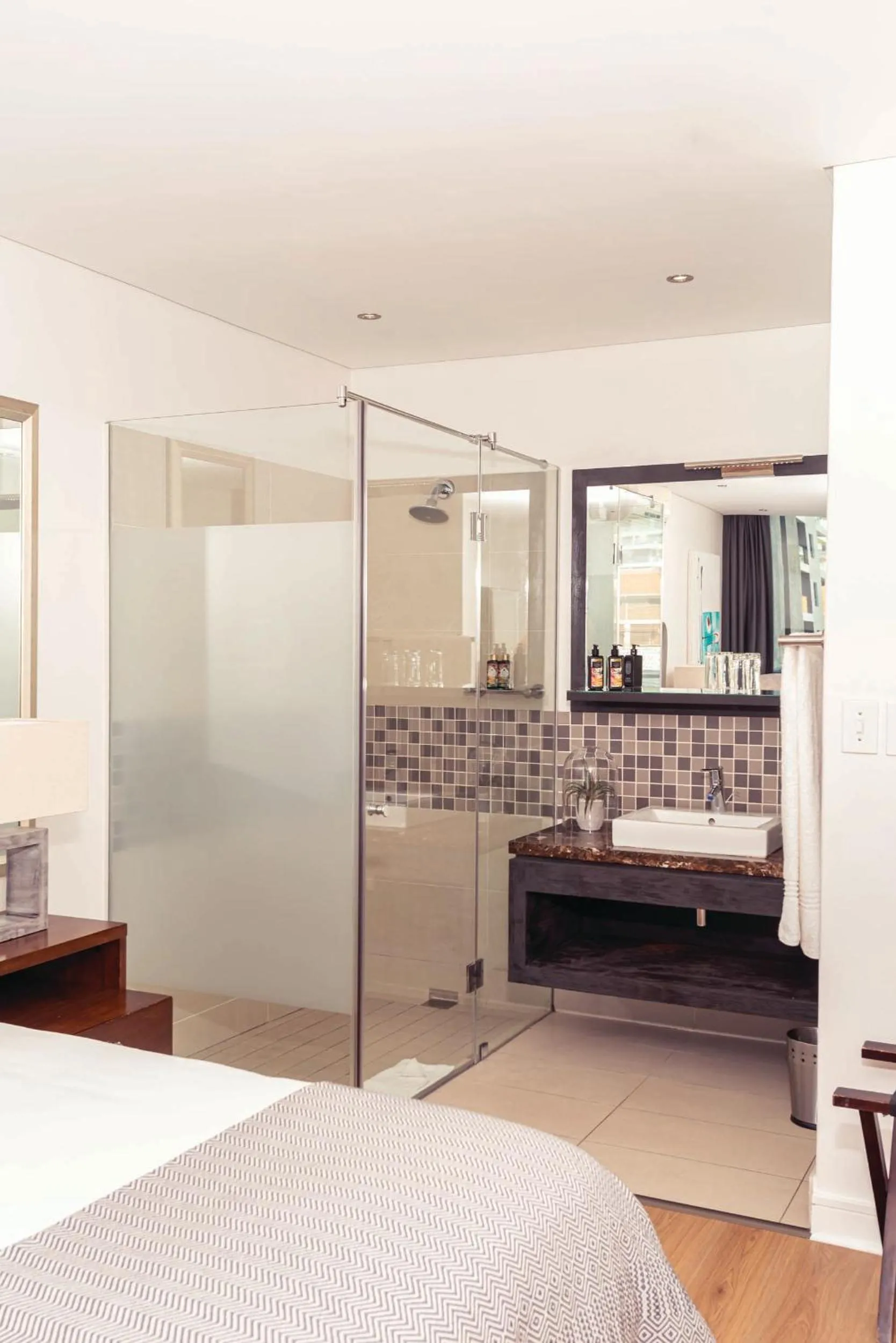 Shower, Bed in Newkings Boutique Hotel