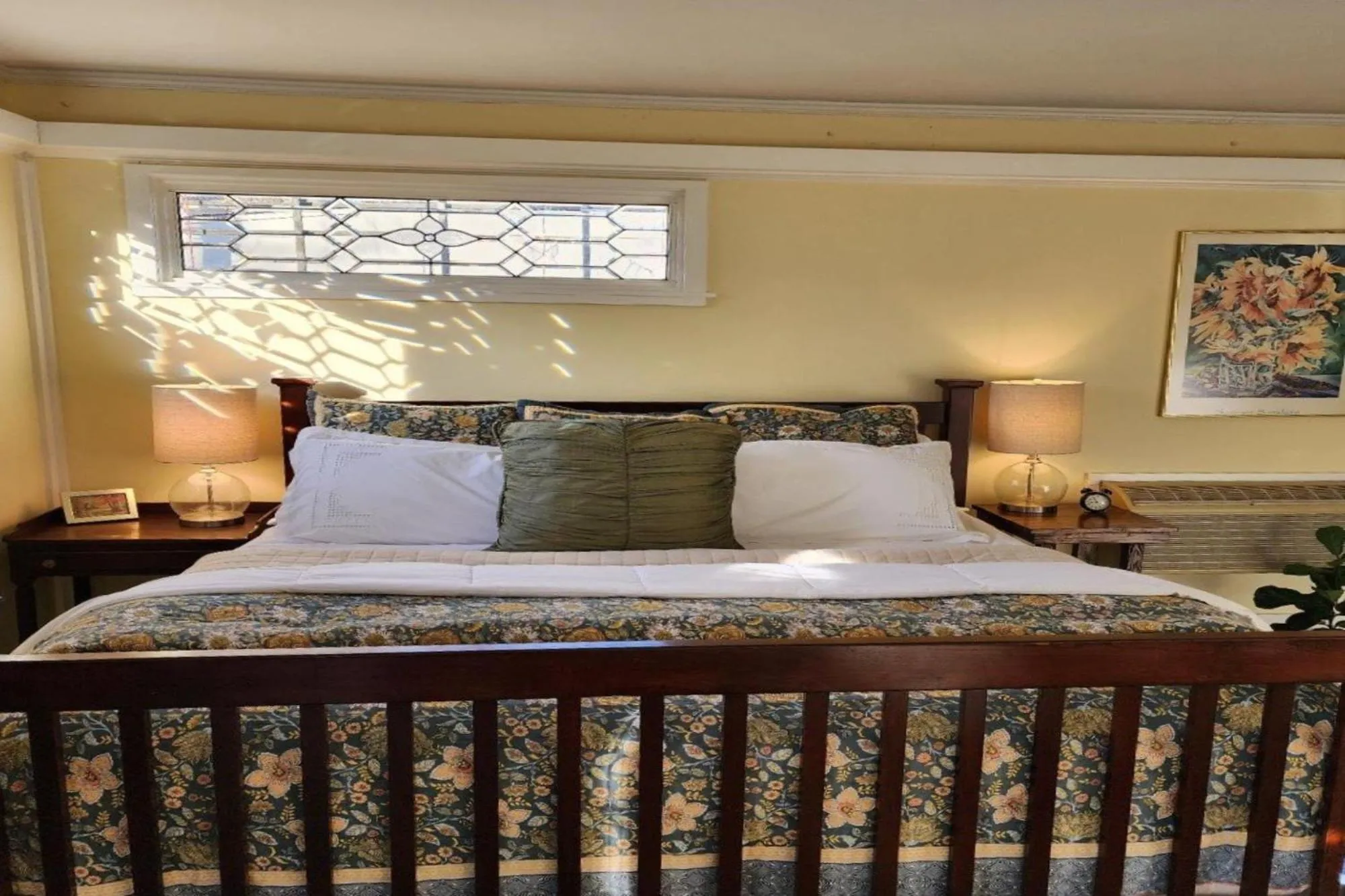 Bed in Rosemont B&B Cottages