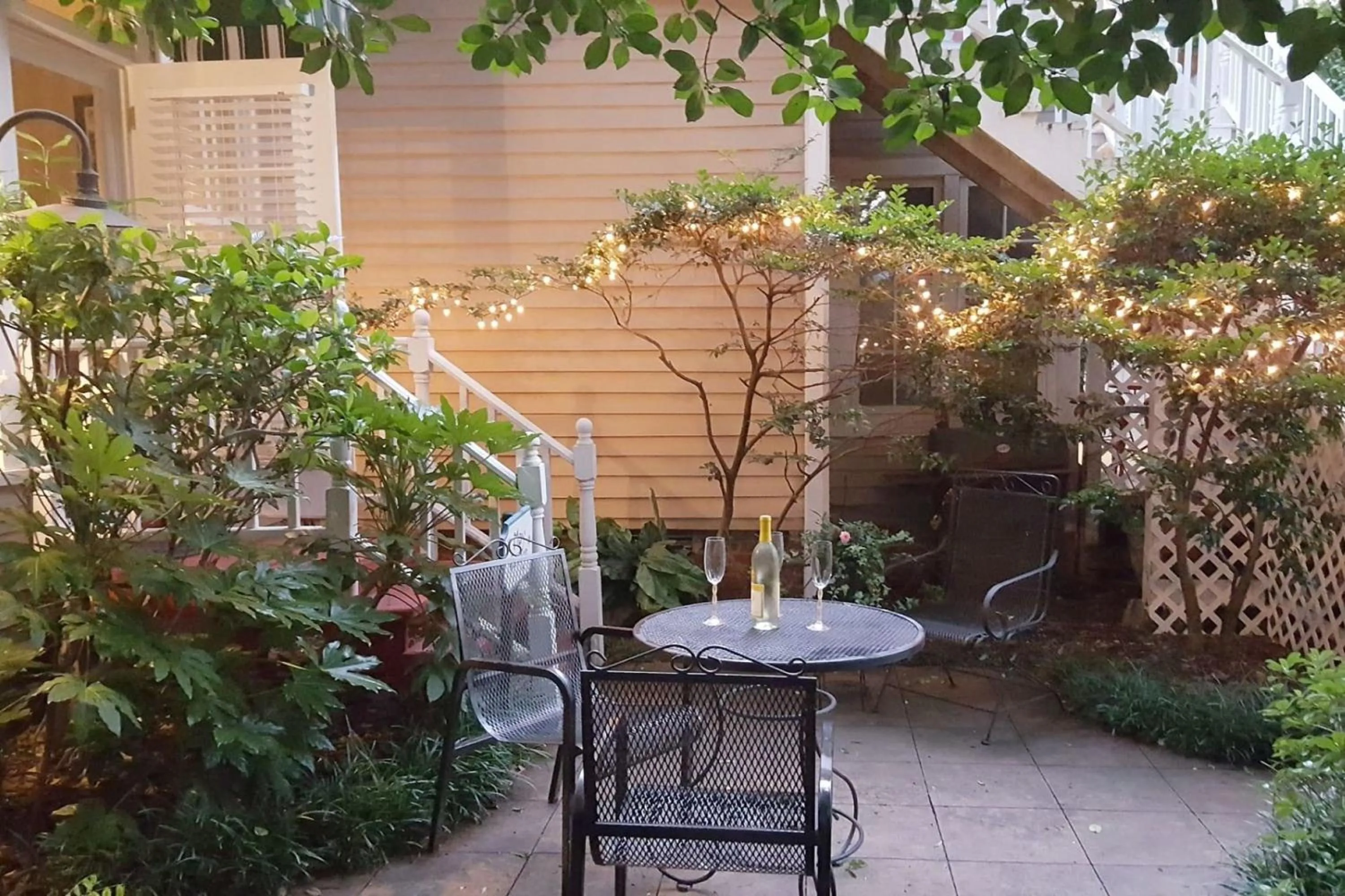 Garden in Rosemont B&B Cottages