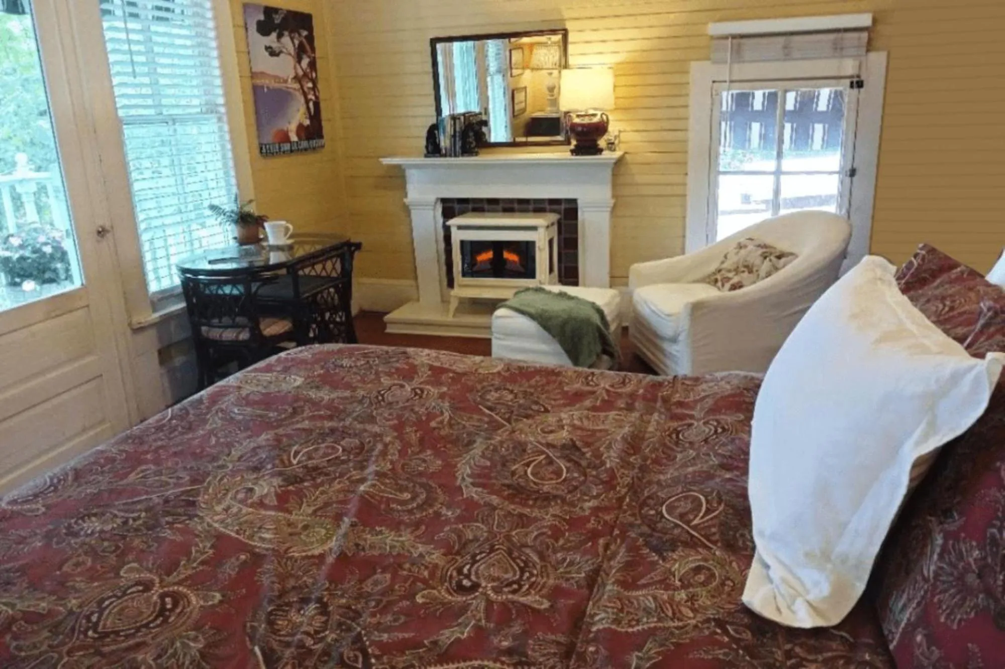 Photo of the whole room, Bed in Rosemont B&B Cottages