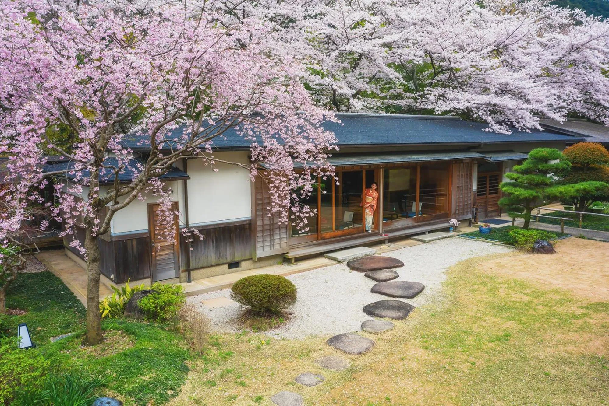 Spring in Oukai Villa Izumi